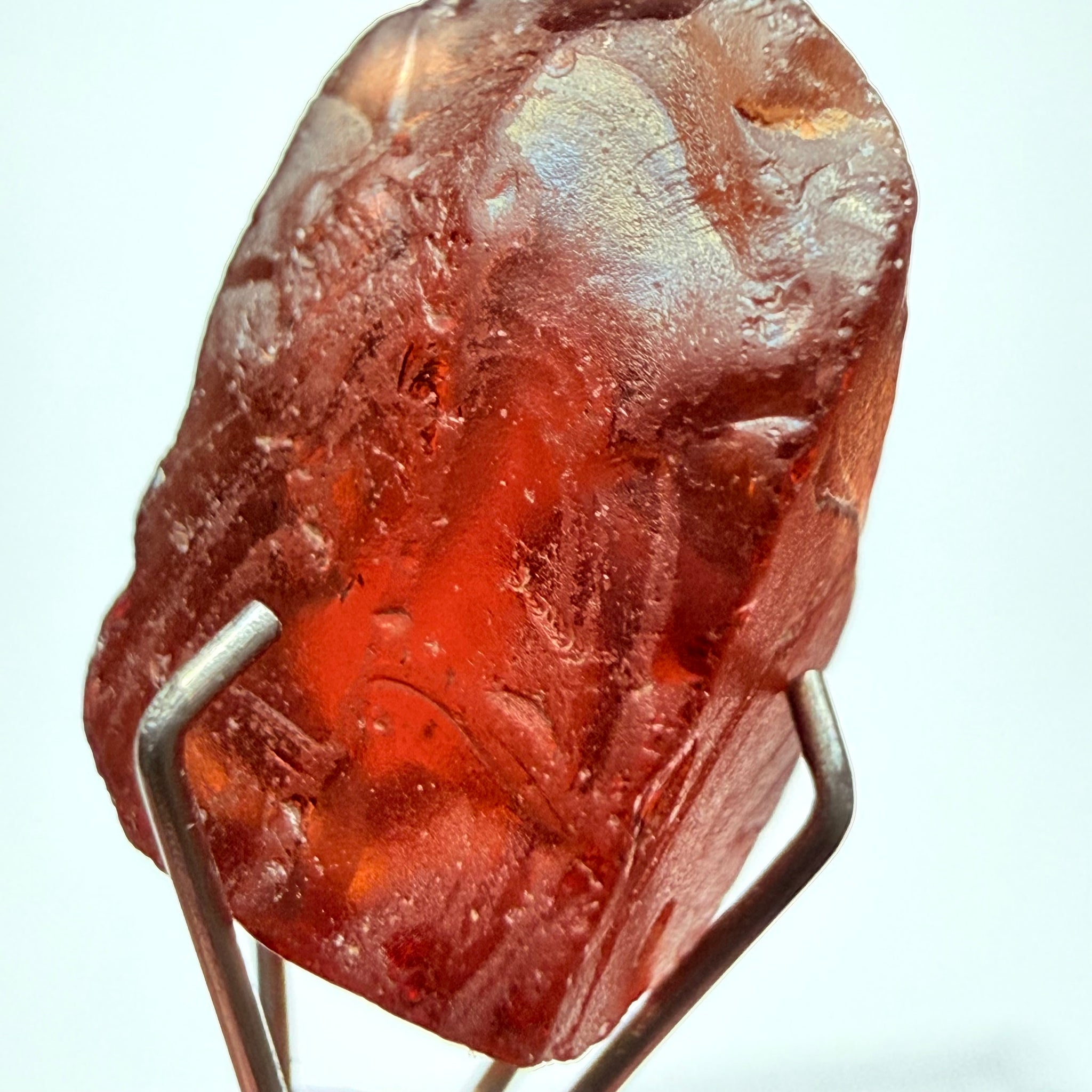 Malaya Garnet, 8.60ct, Tanzania, Untreated Unheated, vvs, with slight cracks on the outside at one end, see next pics I have circled them, they will grind off on preform