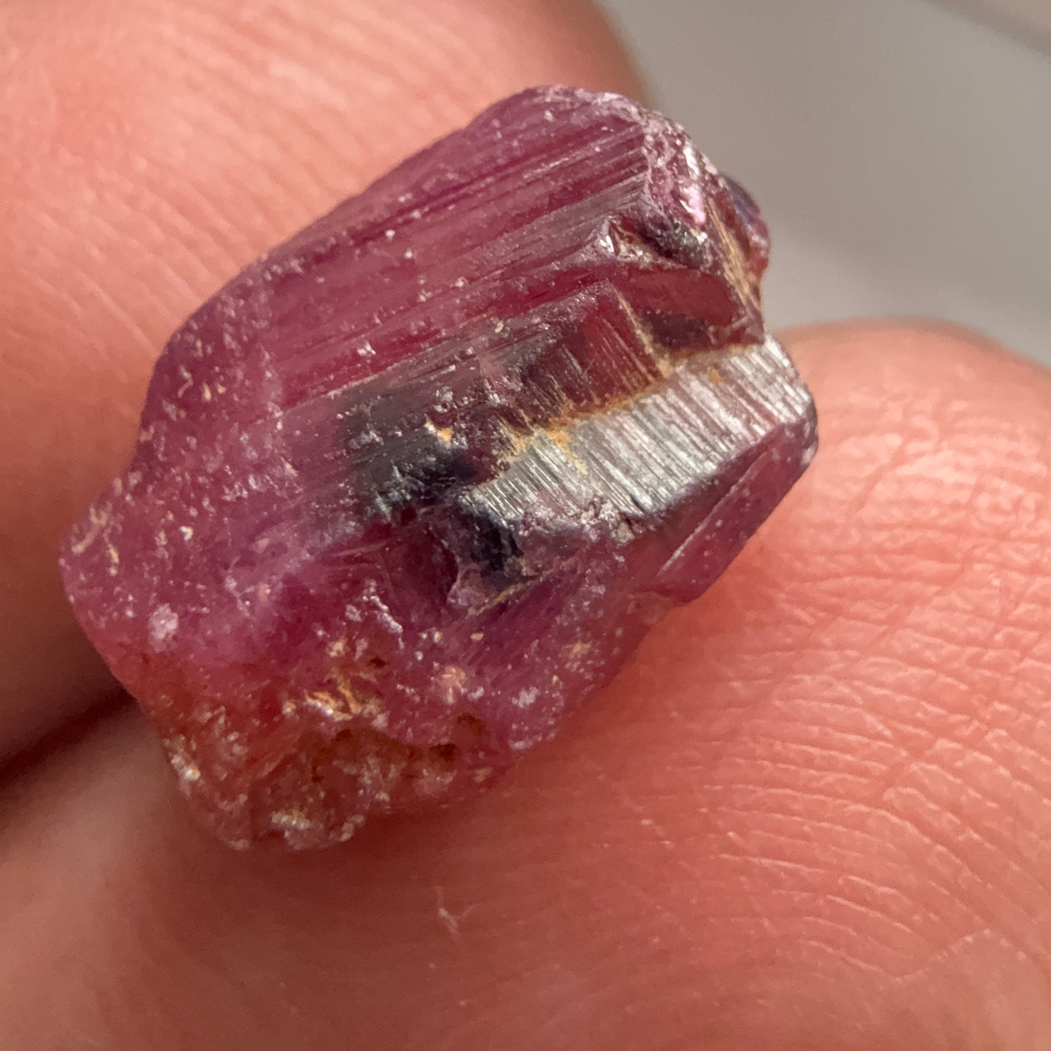 Winza Sapphire Crystal, 7.64ct, Winza Tanzania, see all sides in the pictures and video, superb etching, Untreated Unheated, 12.7 x 8.5 x 6.3mm