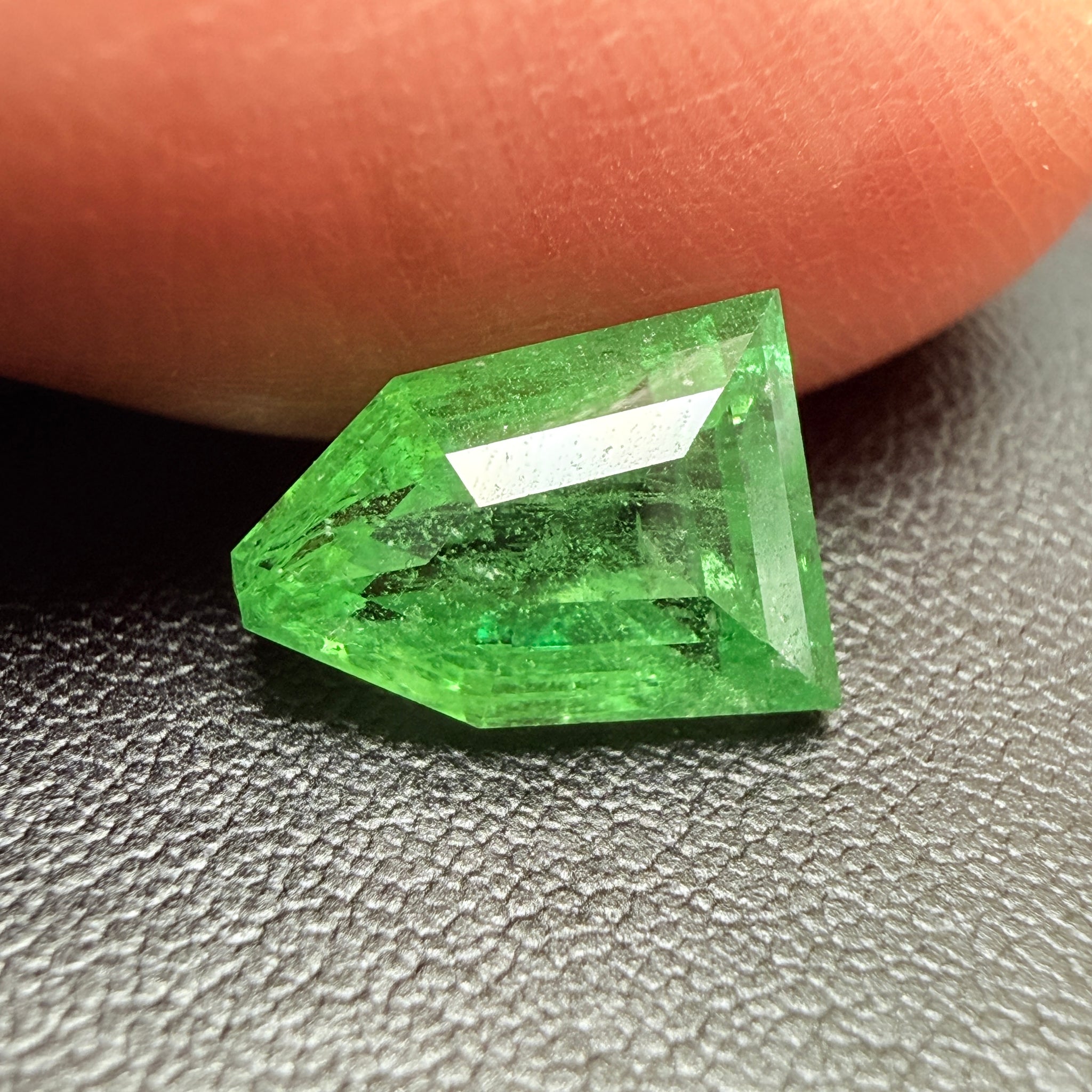 Tsavorite Garnet, 2.60ct, Tanzania, Untreated, Unheated, fancy cut