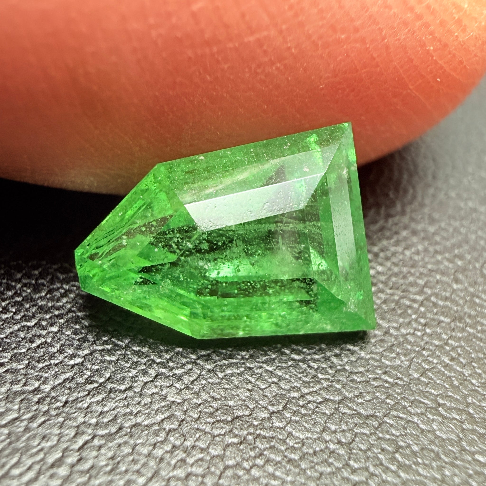 Tsavorite Garnet, 2.60ct, Tanzania, Untreated, Unheated, fancy cut