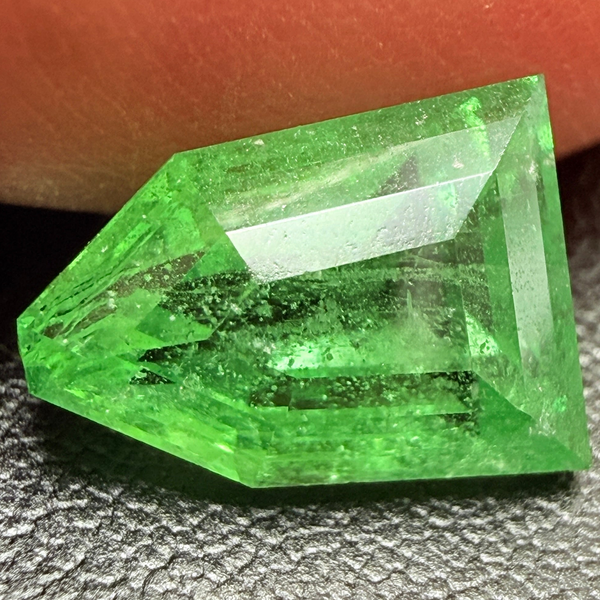 Tsavorite Garnet, 2.60ct, Tanzania, Untreated, Unheated, fancy cut
