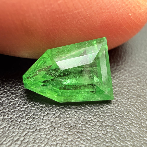 Tsavorite Garnet, 2.60ct, Tanzania, Untreated, Unheated, fancy cut