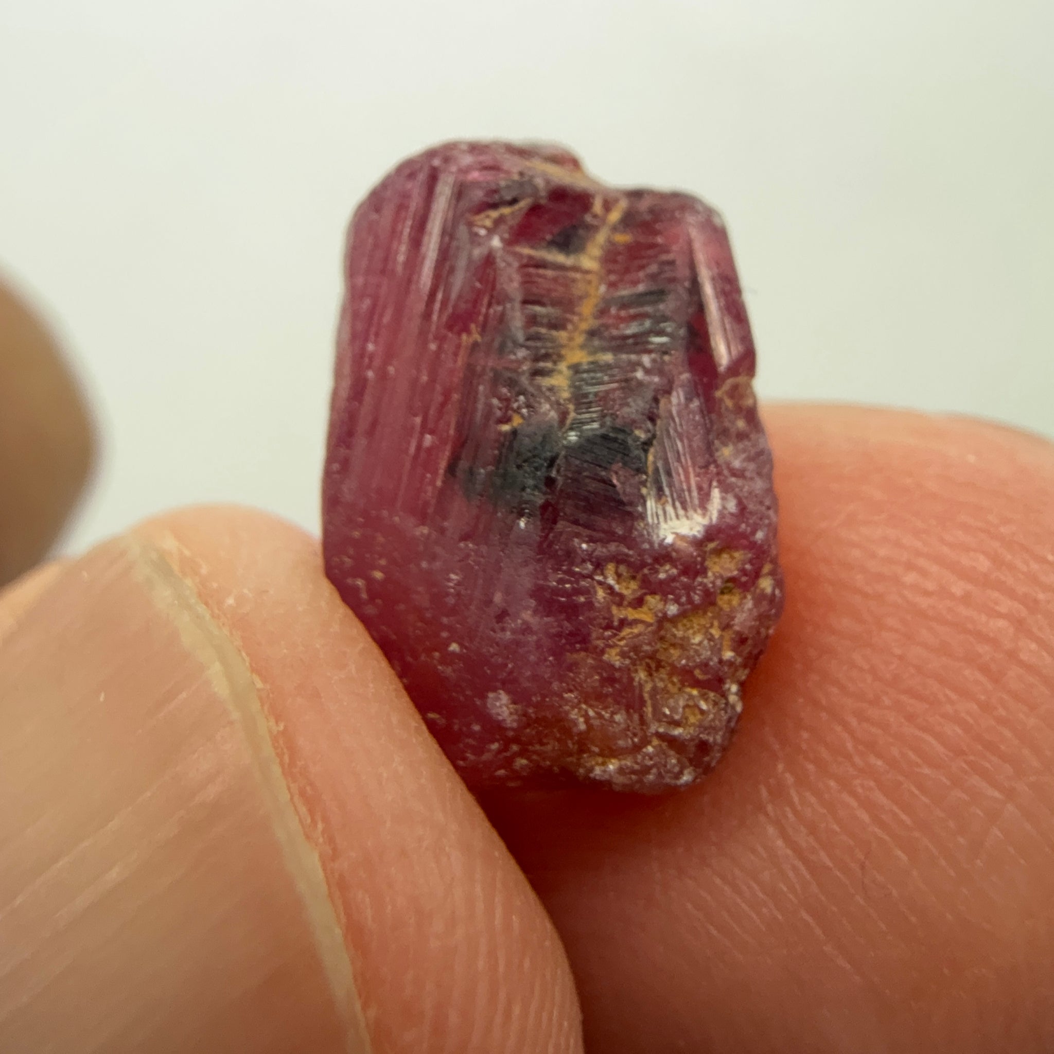 Winza Sapphire Crystal, 7.64ct, Winza Tanzania, see all sides in the pictures and video, superb etching, Untreated Unheated, 12.7 x 8.5 x 6.3mm