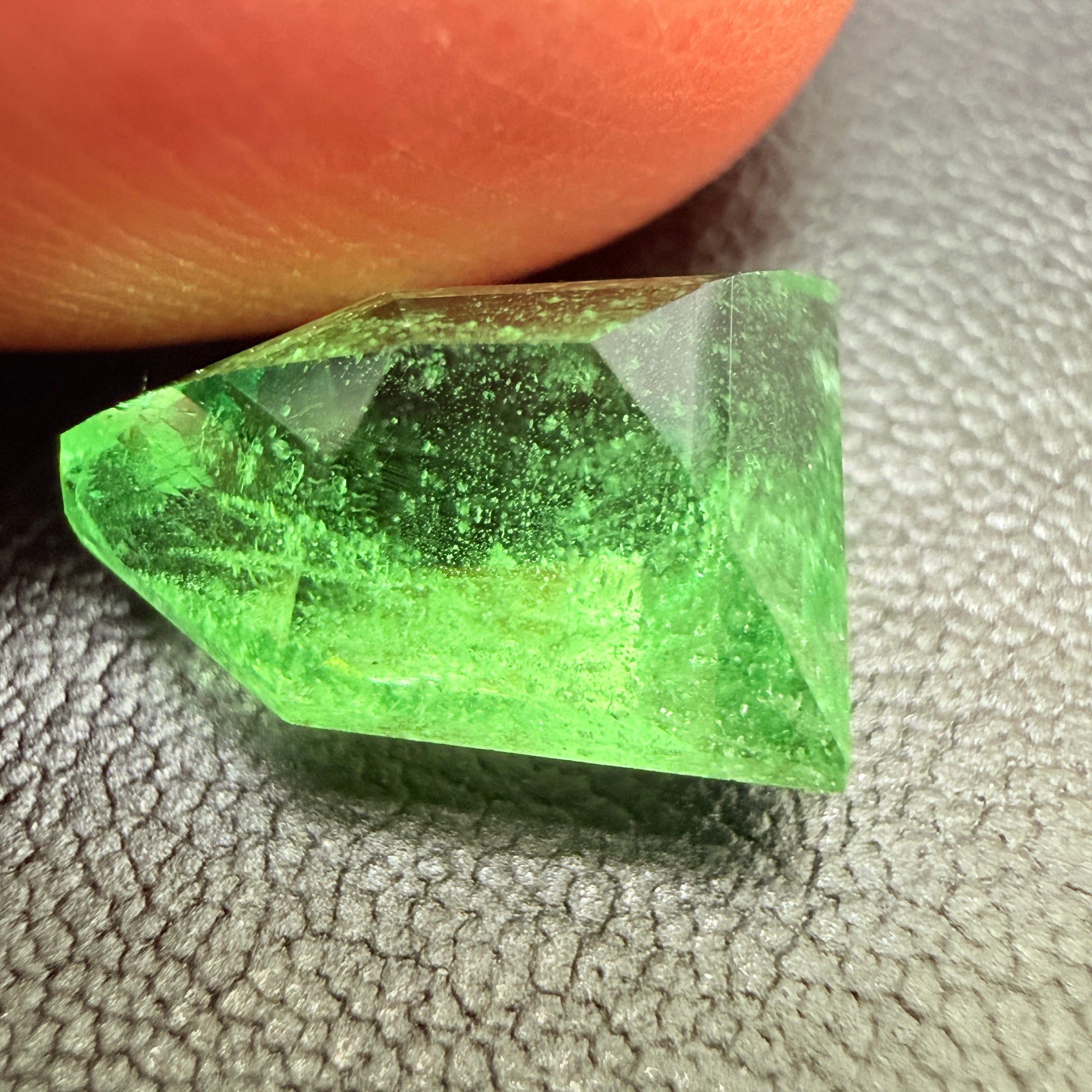 Tsavorite Garnet, 2.60ct, Tanzania, Untreated, Unheated, fancy cut