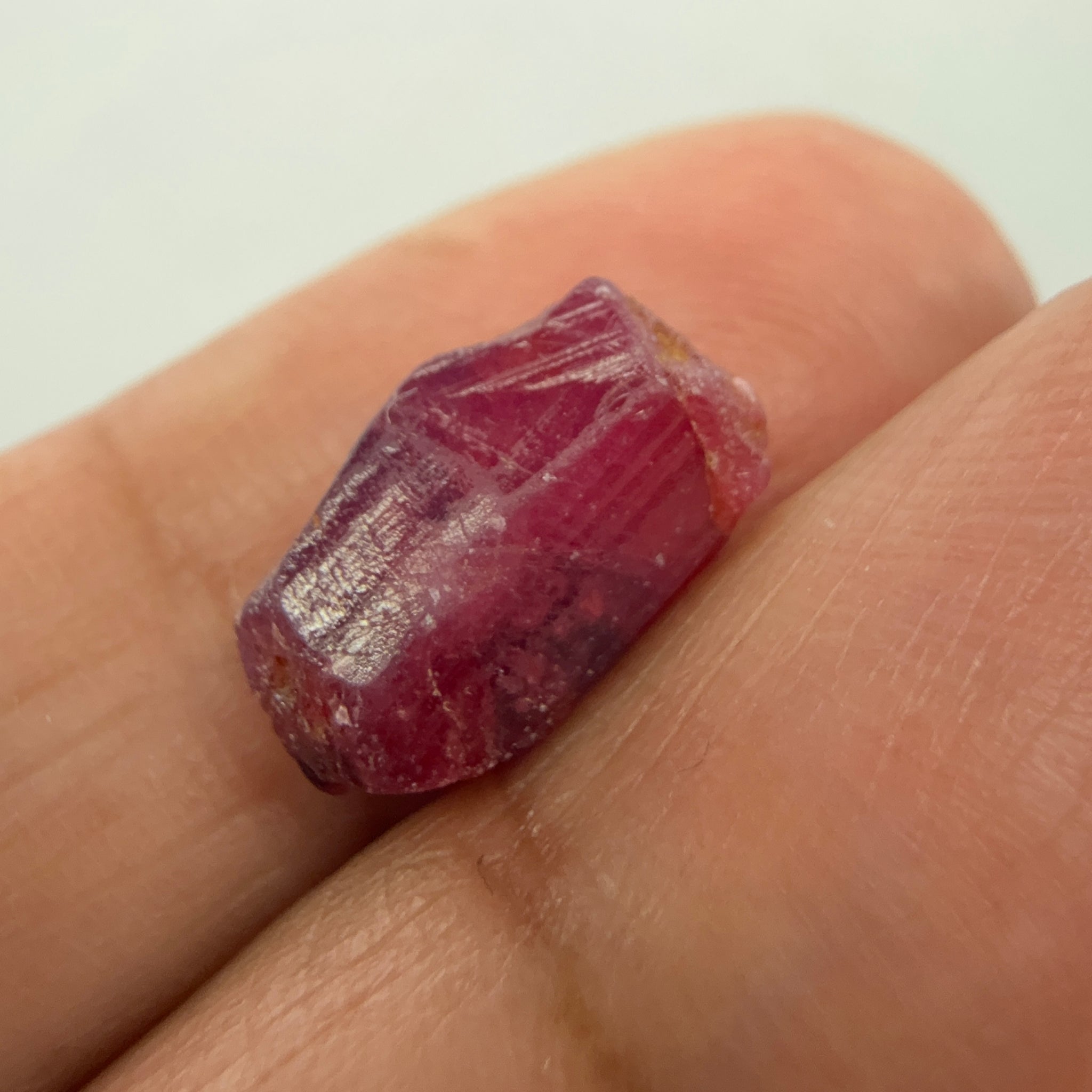 Winza Sapphire Crystal, 7.64ct, Winza Tanzania, see all sides in the pictures and video, superb etching, Untreated Unheated, 12.7 x 8.5 x 6.3mm