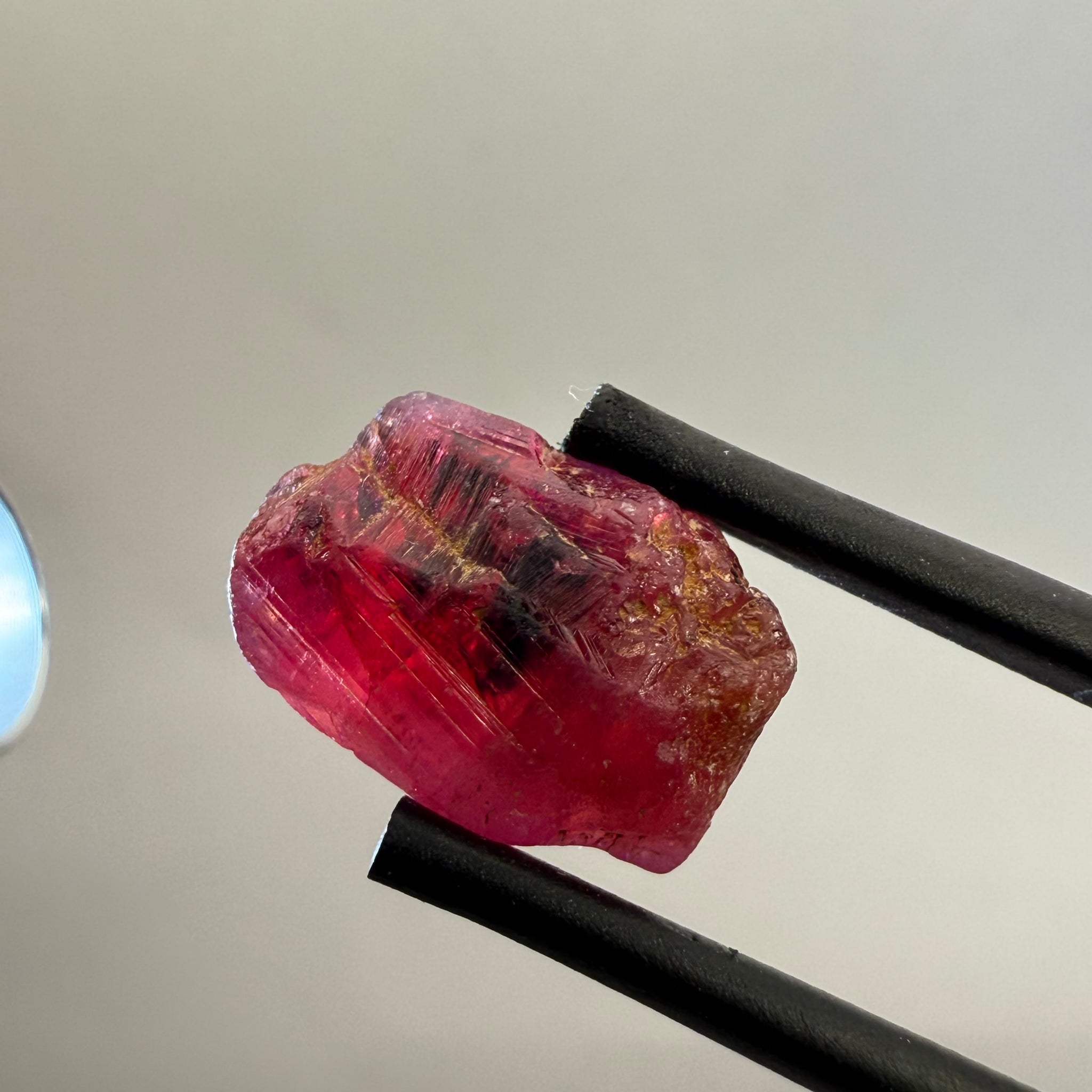 Winza Sapphire Crystal, 7.64ct, Winza Tanzania, see all sides in the pictures and video, superb etching, Untreated Unheated, 12.7 x 8.5 x 6.3mm