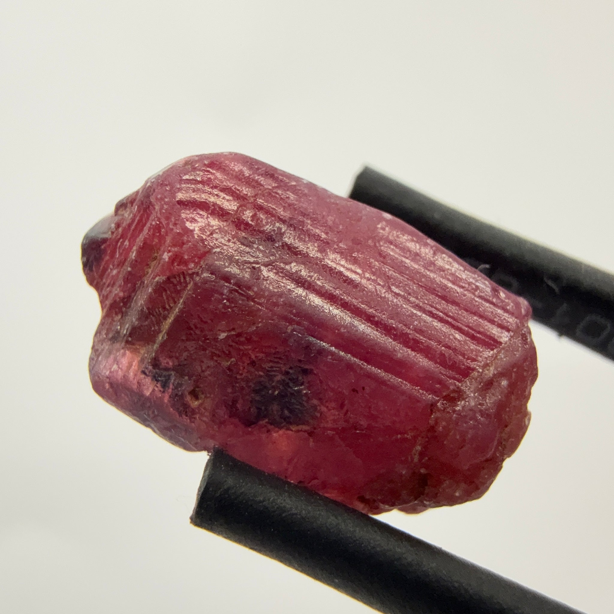 Winza Sapphire Crystal, 7.64ct, Winza Tanzania, see all sides in the pictures and video, superb etching, Untreated Unheated, 12.7 x 8.5 x 6.3mm