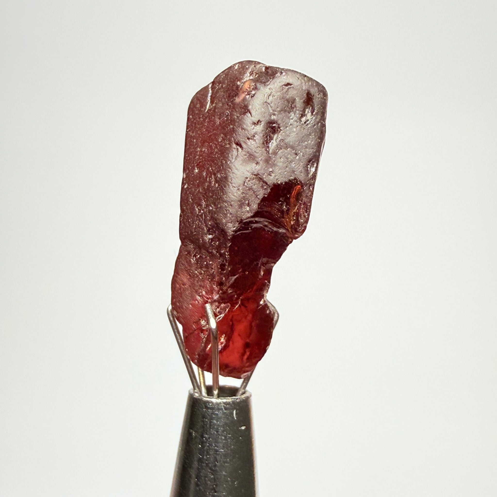 Umba Garnet, 22.67ct, Umba Tanzania, Untreated Unheated, vvs, mark shape, darkish tone