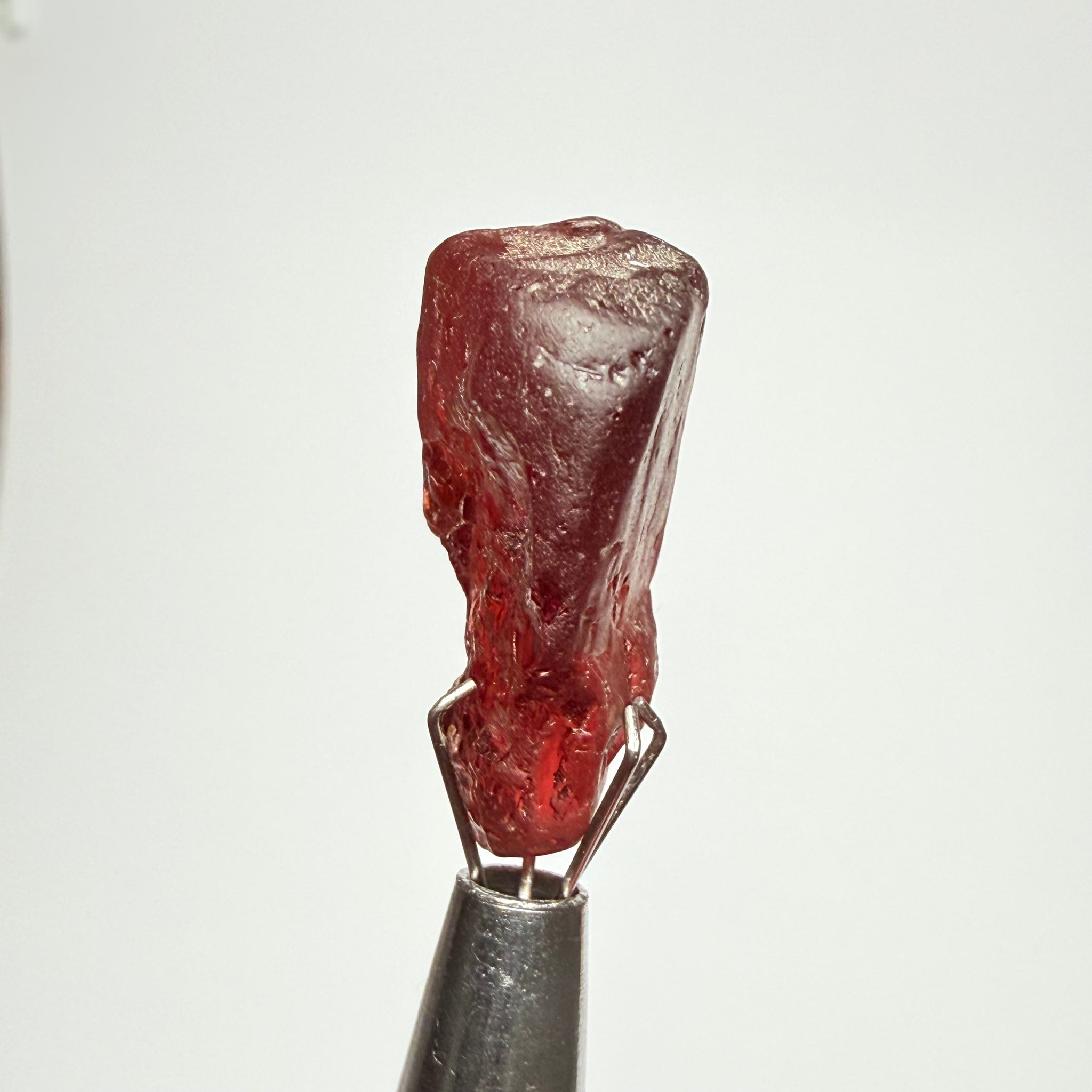 Umba Garnet, 22.67ct, Umba Tanzania, Untreated Unheated, vvs, mark shape, darkish tone