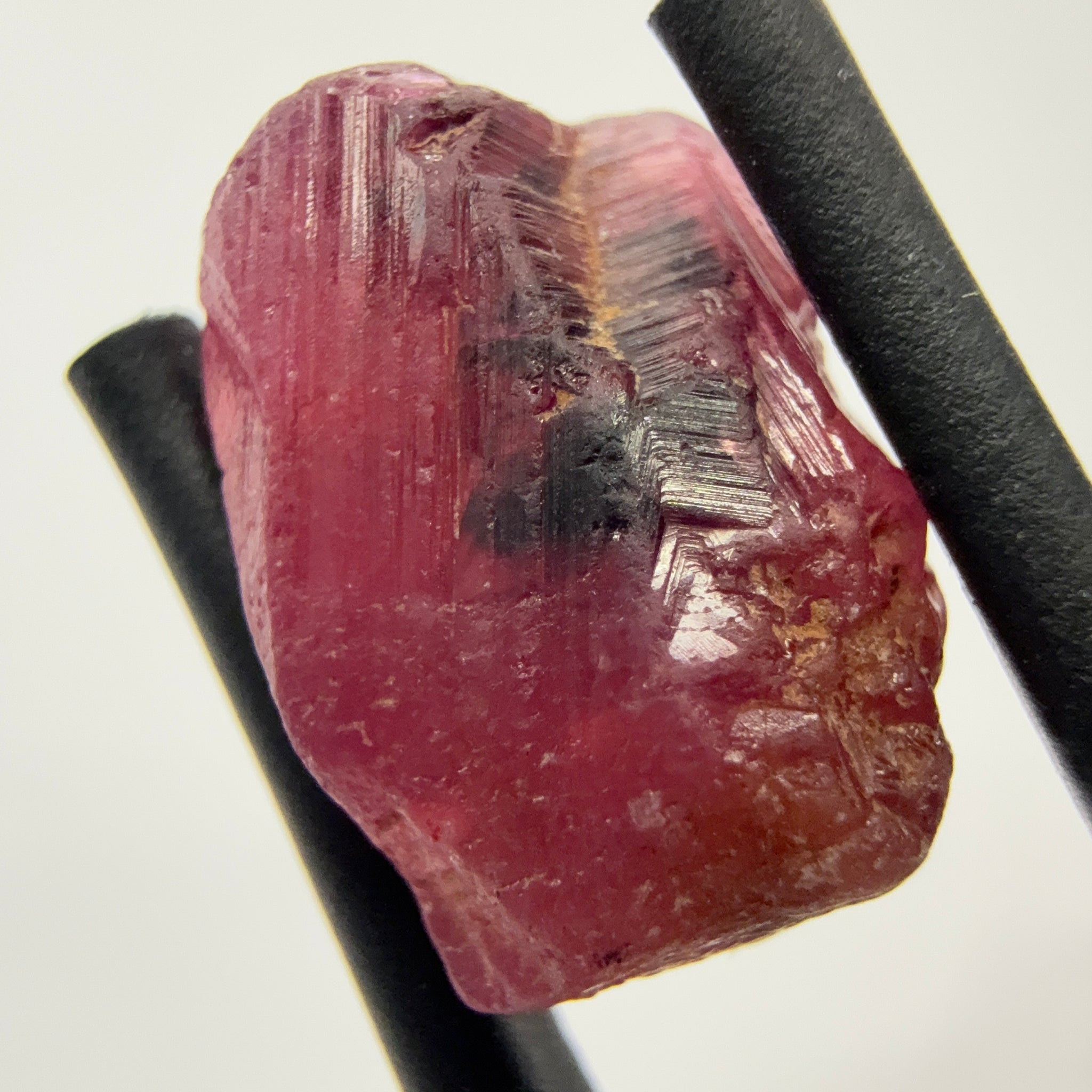 Winza Sapphire Crystal, 7.64ct, Winza Tanzania, see all sides in the pictures and video, superb etching, Untreated Unheated, 12.7 x 8.5 x 6.3mm