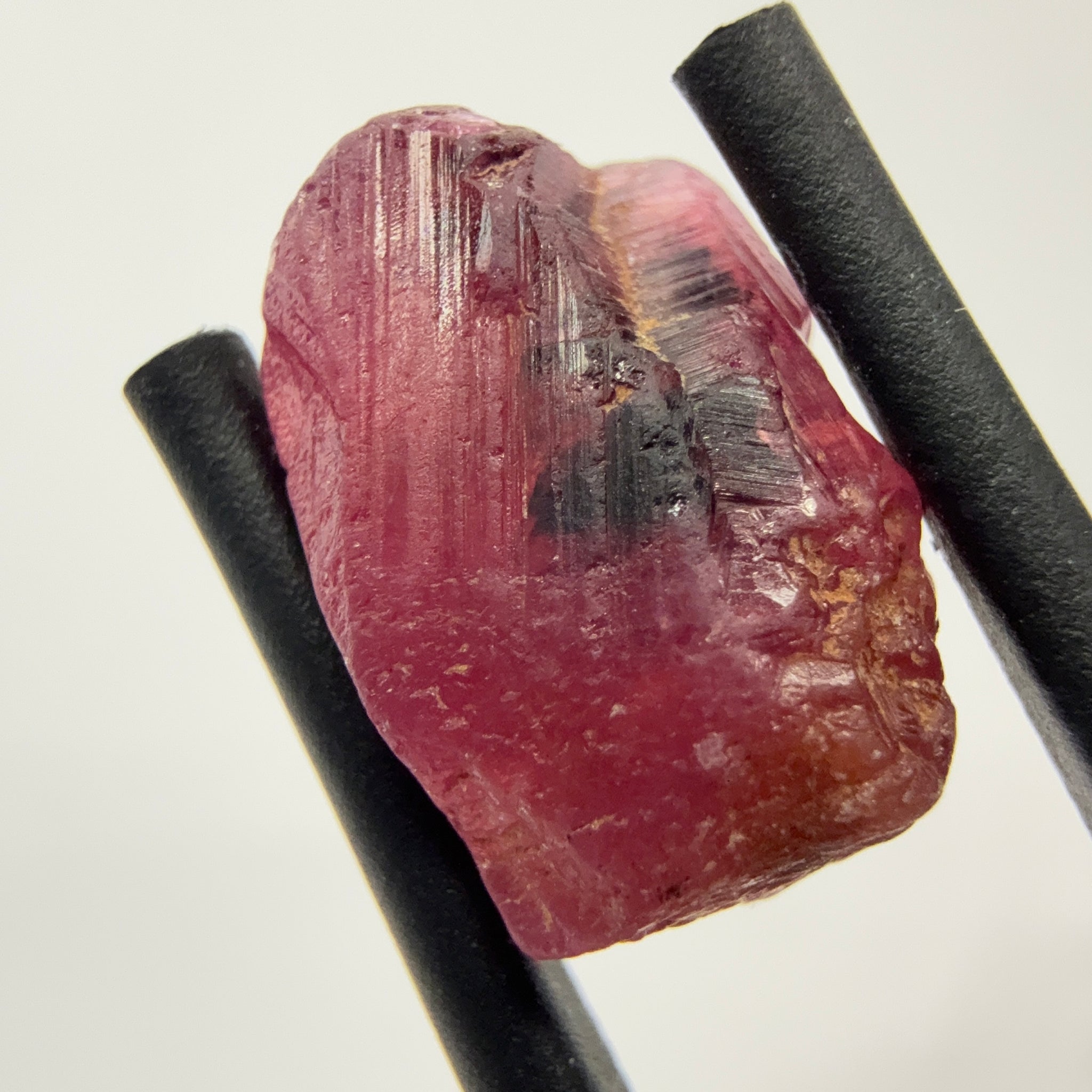 Winza Sapphire Crystal, 7.64ct, Winza Tanzania, see all sides in the pictures and video, superb etching, Untreated Unheated, 12.7 x 8.5 x 6.3mm