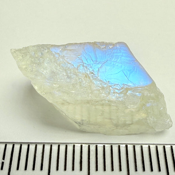 Blue Sheen Moonstone, 16.97ct, Tanzania, Untreated Unheated, mark the angle of the Sheen, I would suggest slicing it in 2, orientating it correctly and getting 2 identical stones from it, it’s clear inside