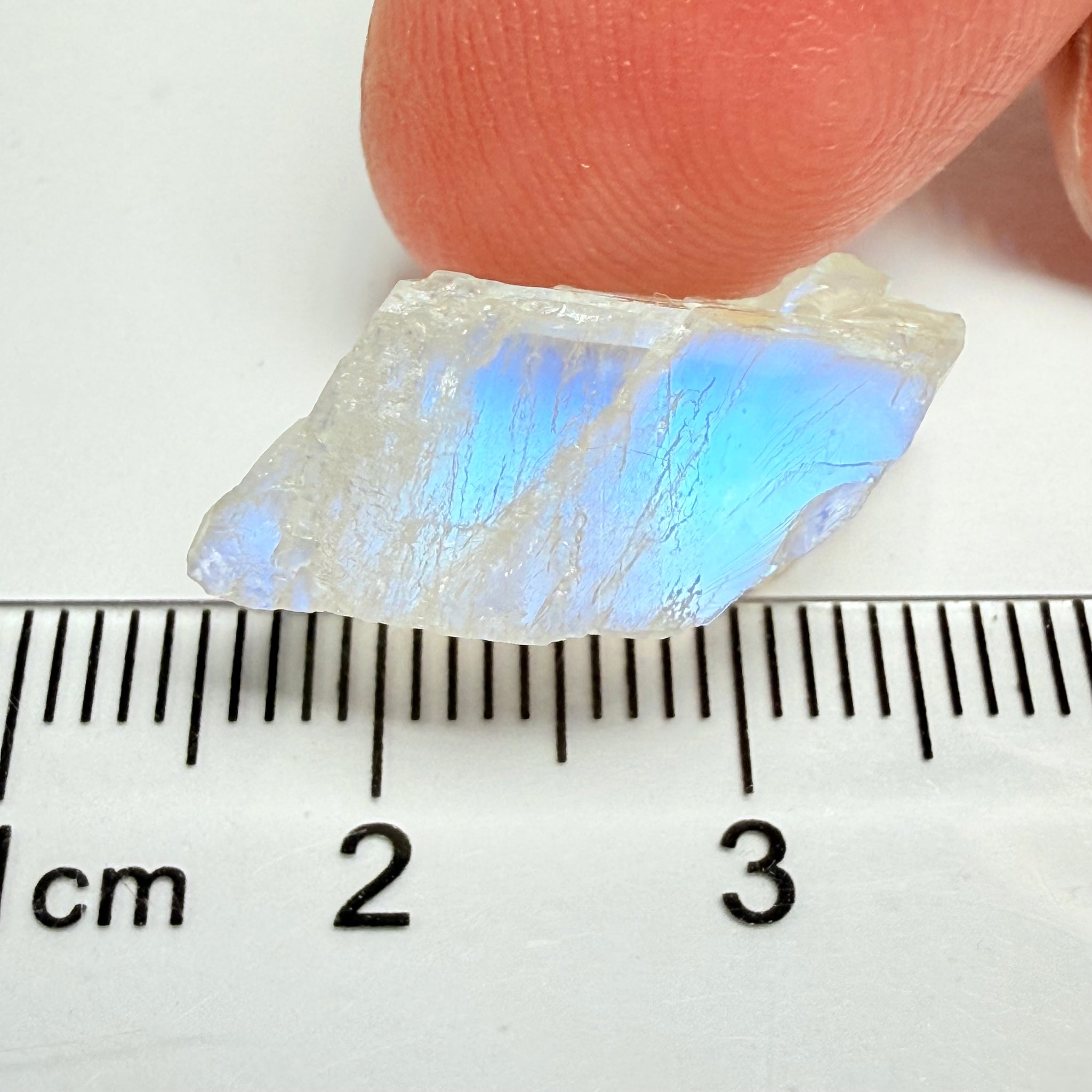 Blue Sheen Moonstone, 16.97ct, Tanzania, Untreated Unheated, mark the angle of the Sheen, I would suggest slicing it in 2, orientating it correctly and getting 2 identical stones from it, it’s clear inside