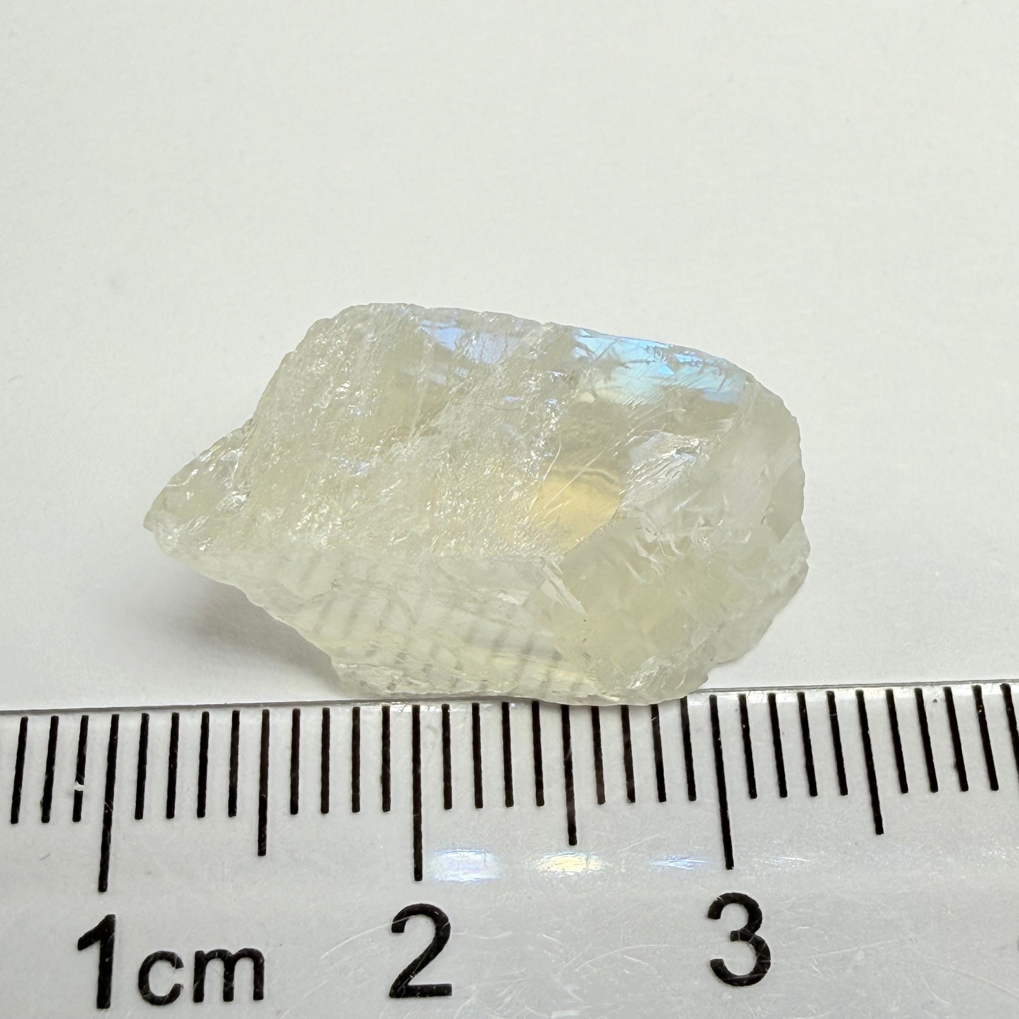 Blue Sheen Moonstone, 16.97ct, Tanzania, Untreated Unheated, mark the angle of the Sheen, I would suggest slicing it in 2, orientating it correctly and getting 2 identical stones from it, it’s clear inside