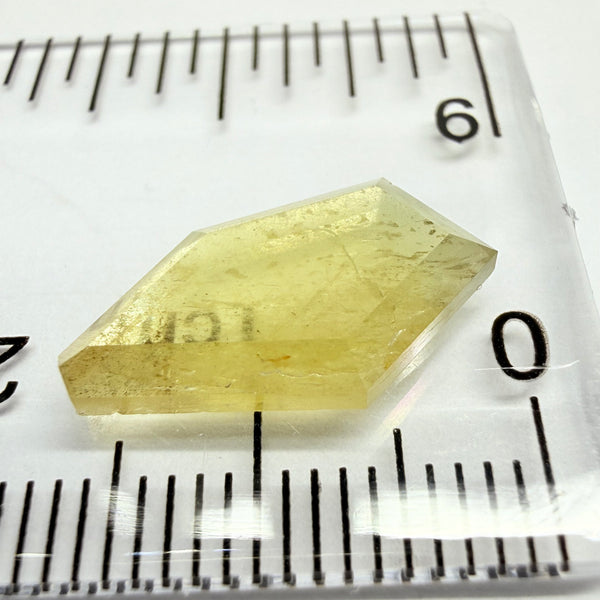 Yellow Sapphire, fancy tablet cut, 4.50ct, Umba Valley, Tanzania, Yellow Sapphire, Untreated Unheated