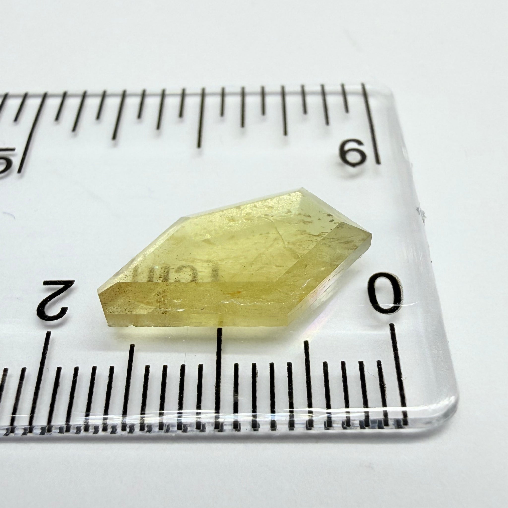 Yellow Sapphire, fancy tablet cut, 4.50ct, Umba Valley, Tanzania, Yellow Sapphire, Untreated Unheated