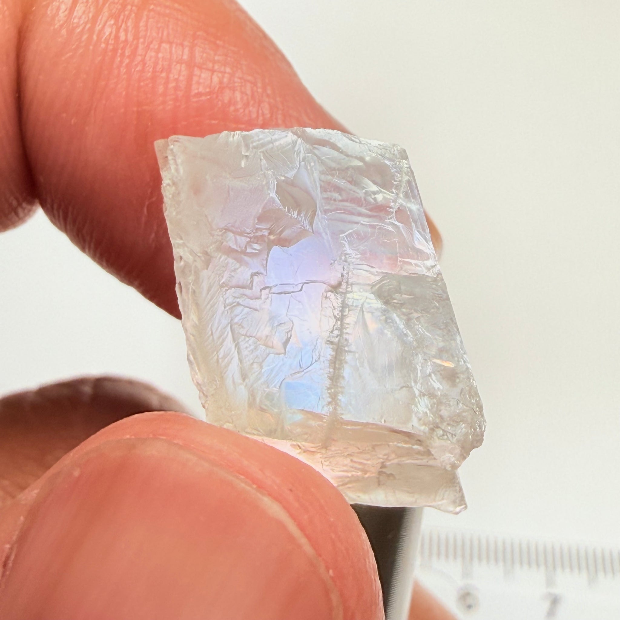 Blue Sheen Moonstone, 16.97ct, Tanzania, Untreated Unheated, mark the angle of the Sheen, I would suggest slicing it in 2, orientating it correctly and getting 2 identical stones from it, it’s clear inside
