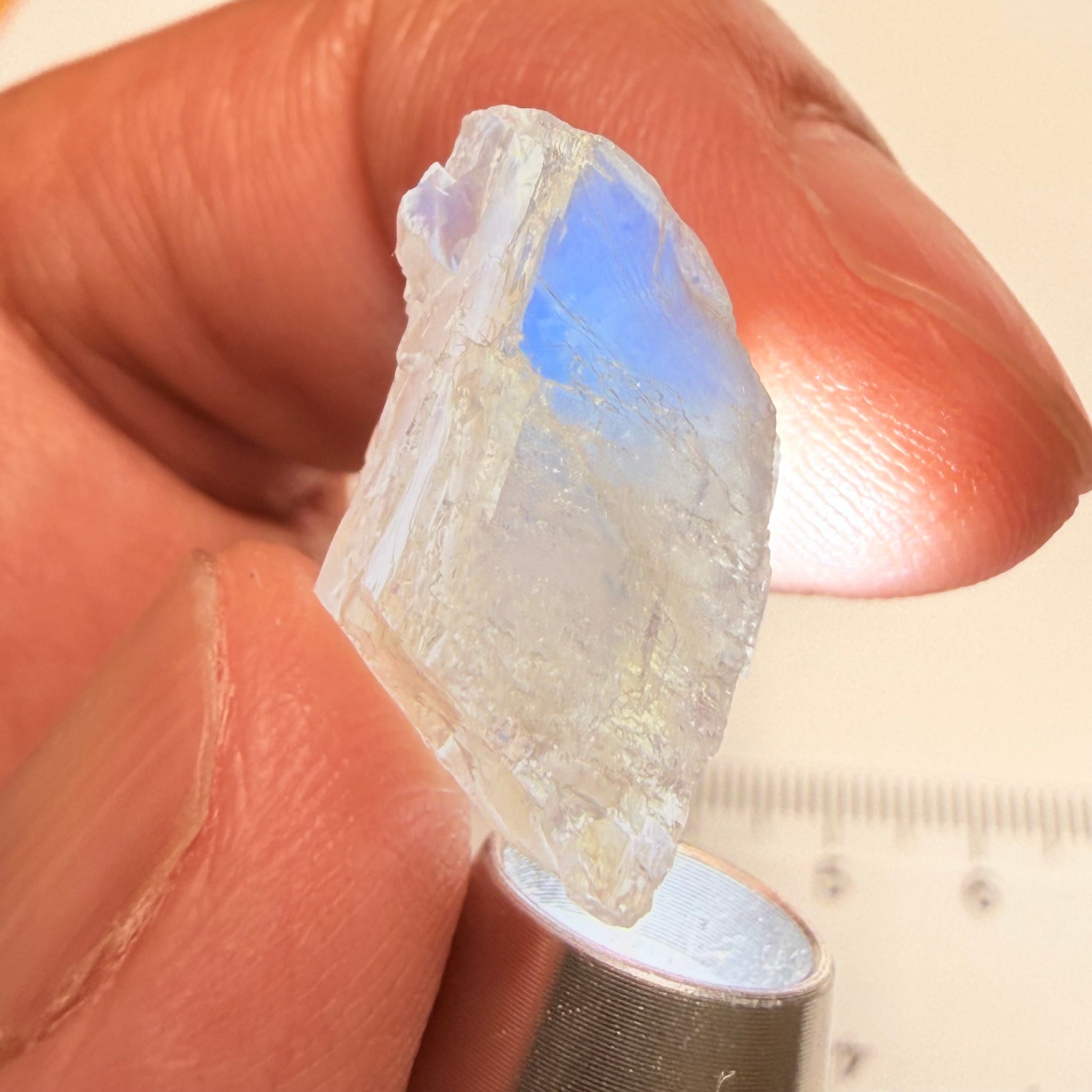 Blue Sheen Moonstone, 16.97ct, Tanzania, Untreated Unheated, mark the angle of the Sheen, I would suggest slicing it in 2, orientating it correctly and getting 2 identical stones from it, it’s clear inside