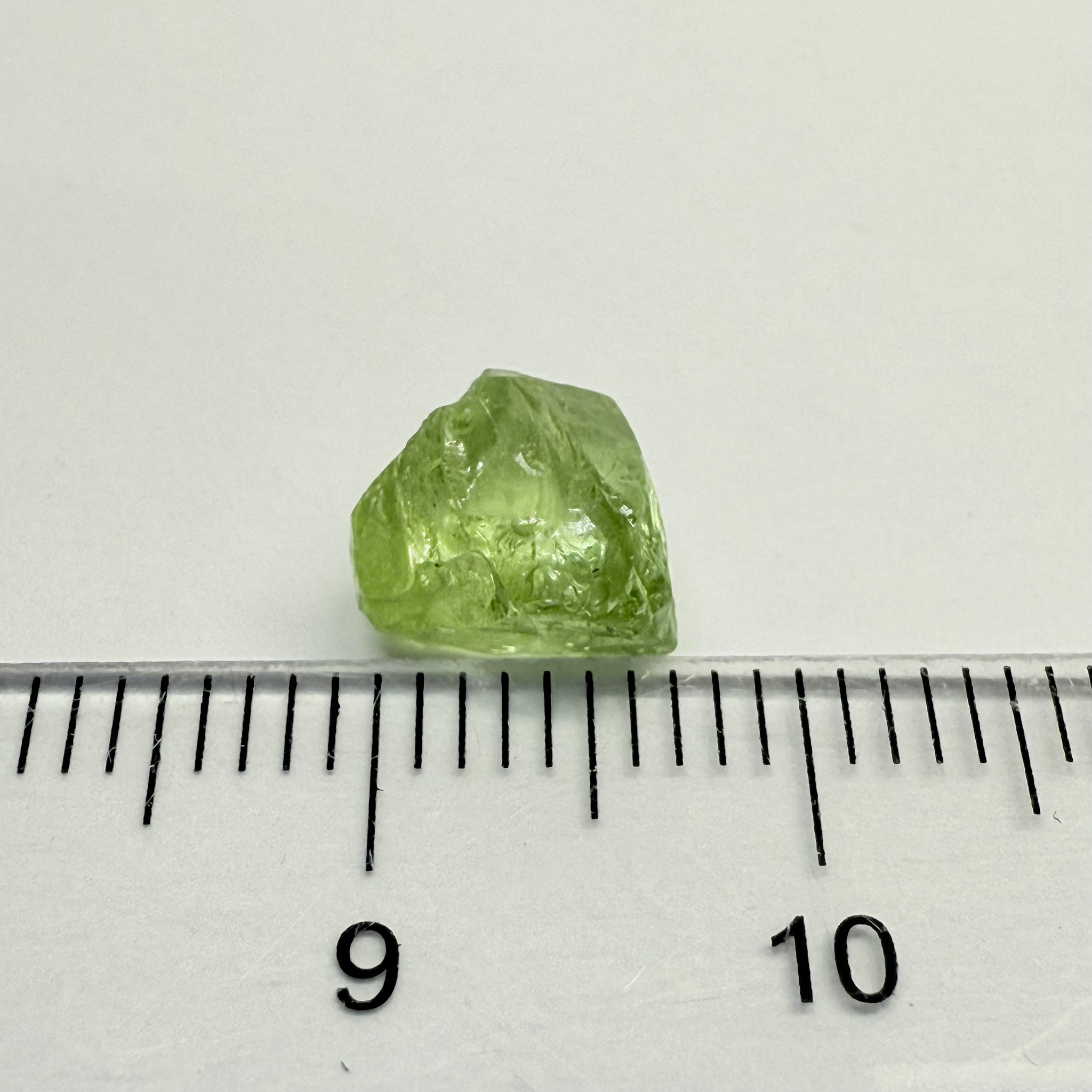 Tsavorite Garnet, 3.28ct, Tanzania, Untreated Unheated, veils and some tiny black spots, see pics