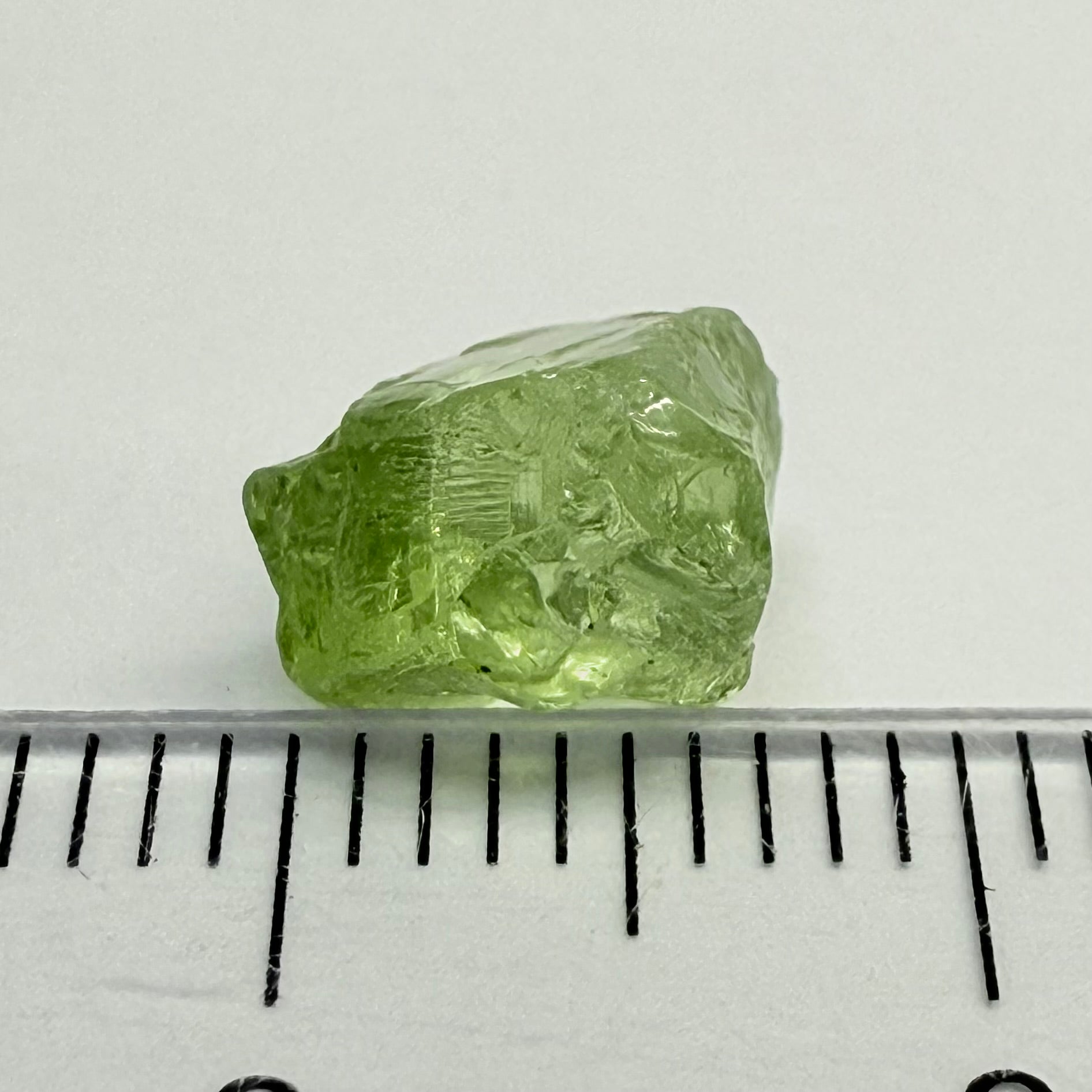 Tsavorite Garnet, 3.28ct, Tanzania, Untreated Unheated, veils and some tiny black spots, see pics