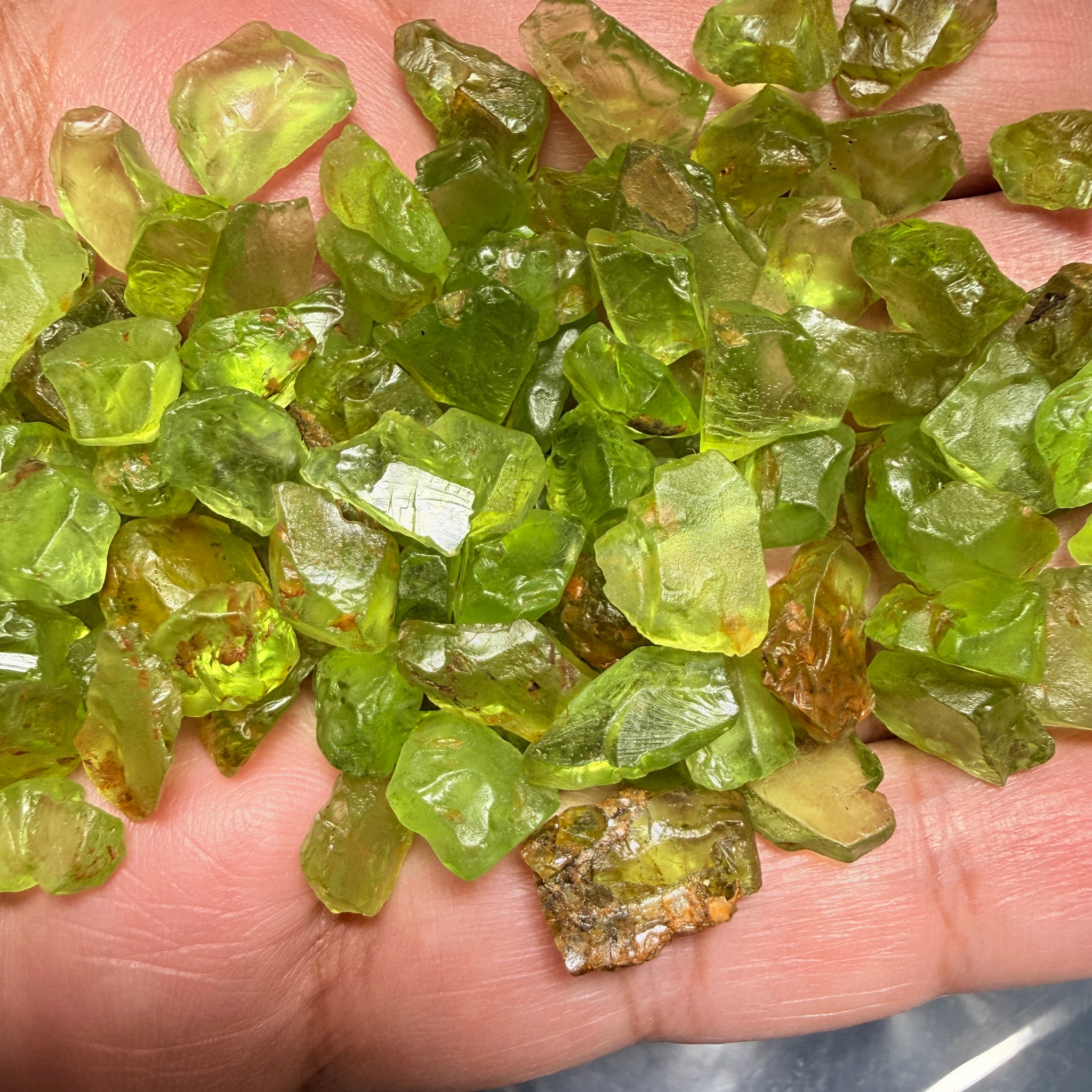 GoGo Peridot Lot, 111.50gm (557.50ct), Tanzania, mixed grades, clarities and shapes