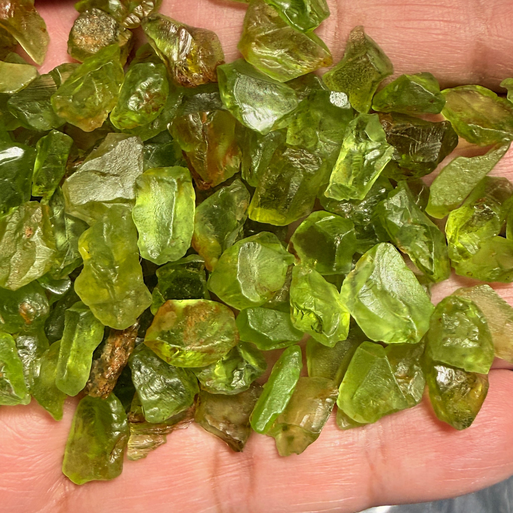 GoGo Peridot Lot, 111.50gm (557.50ct), Tanzania, mixed grades, clarities and shapes