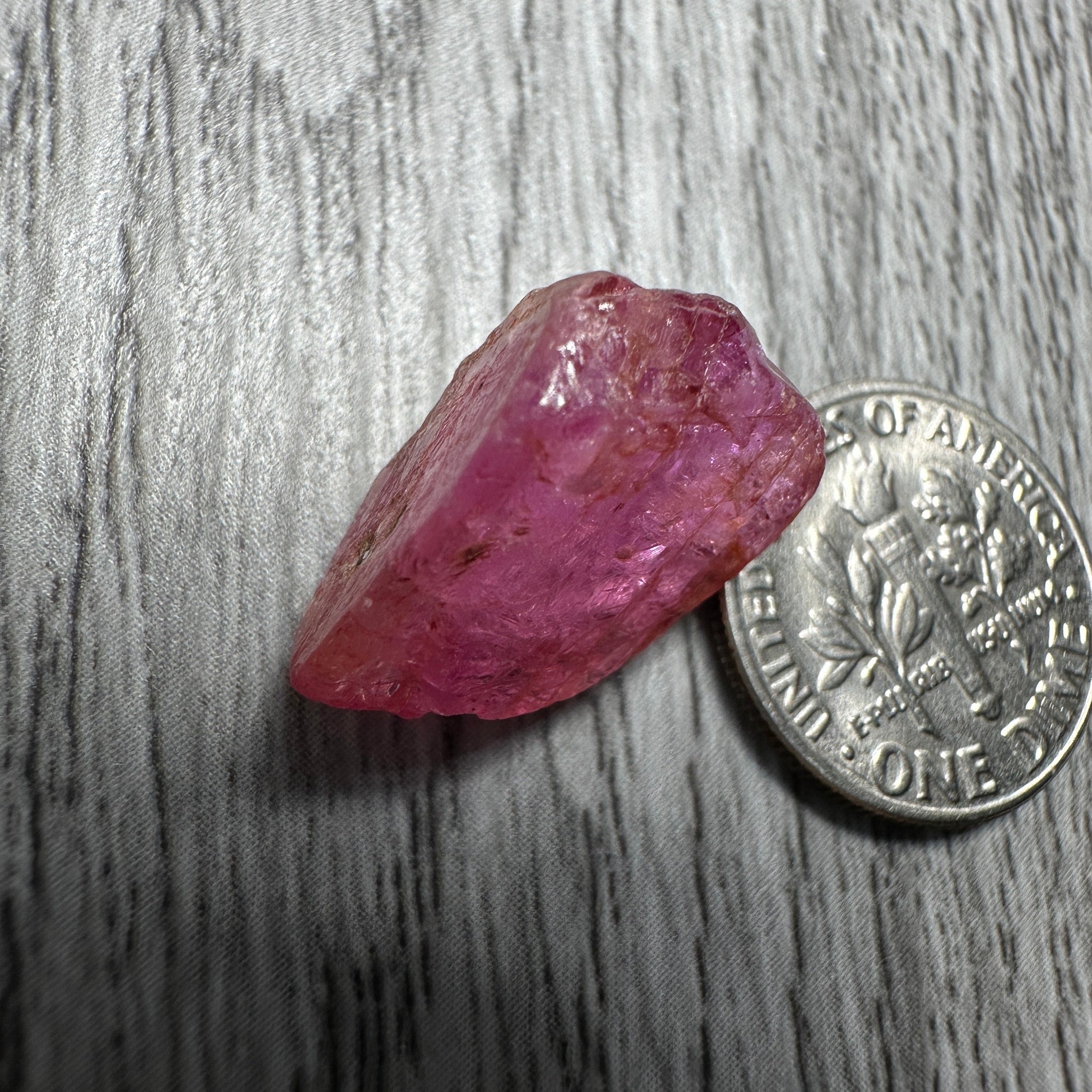 Sapphire Ruby Crystal, 20.23ct, Morogoro, Tanzania, Untreated Unheated. 18 x 12 x 9 mm, specimen/cab or facet it