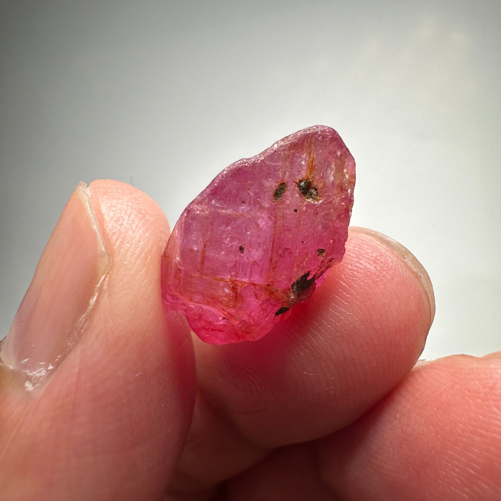 Sapphire Ruby Crystal, 20.23ct, Morogoro, Tanzania, Untreated Unheated. 18 x 12 x 9 mm, specimen/cab or facet it
