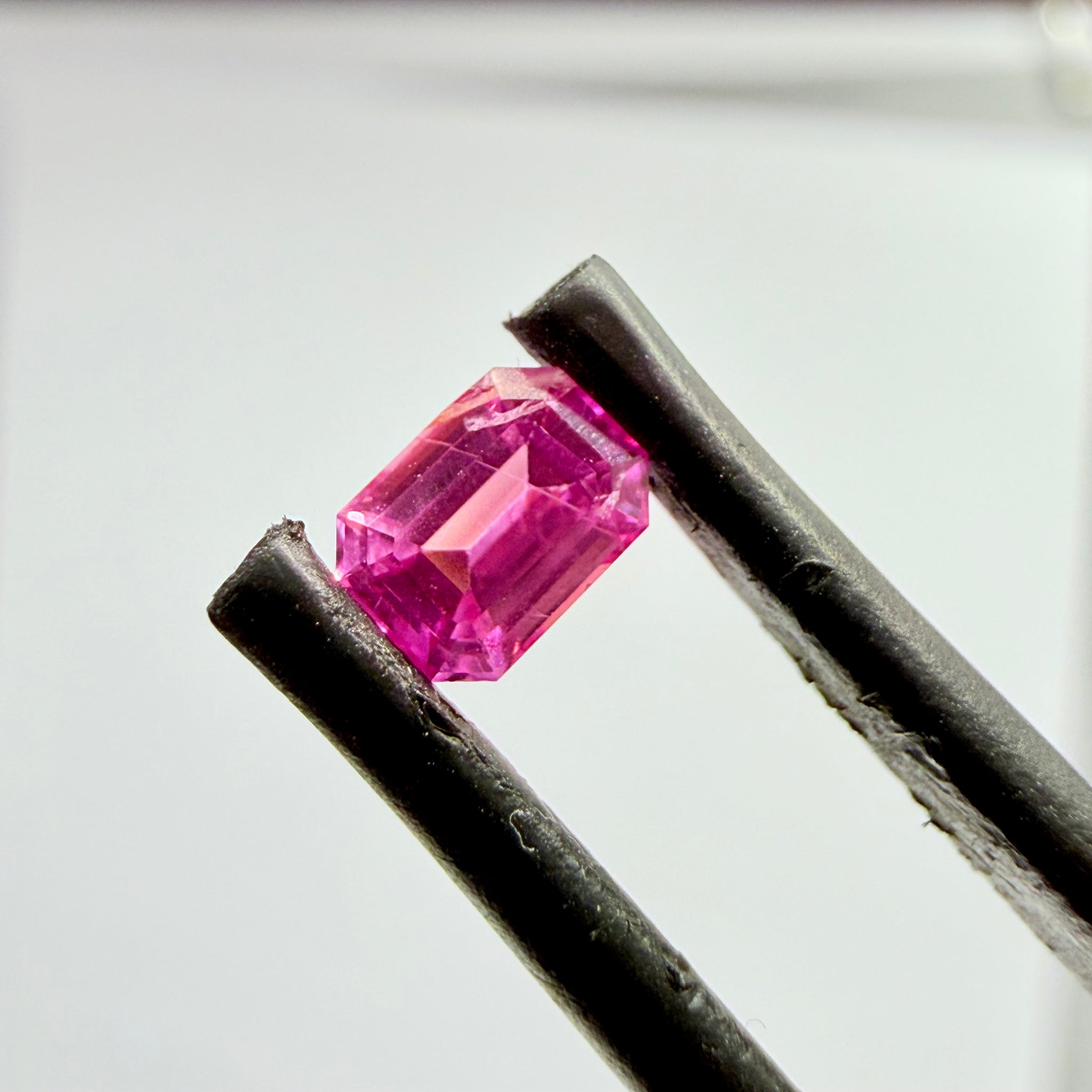 Sapphire, 0.49ct, Tanzania, Untreated Unheated, colour seems to be both reddish and pinkish at the same time