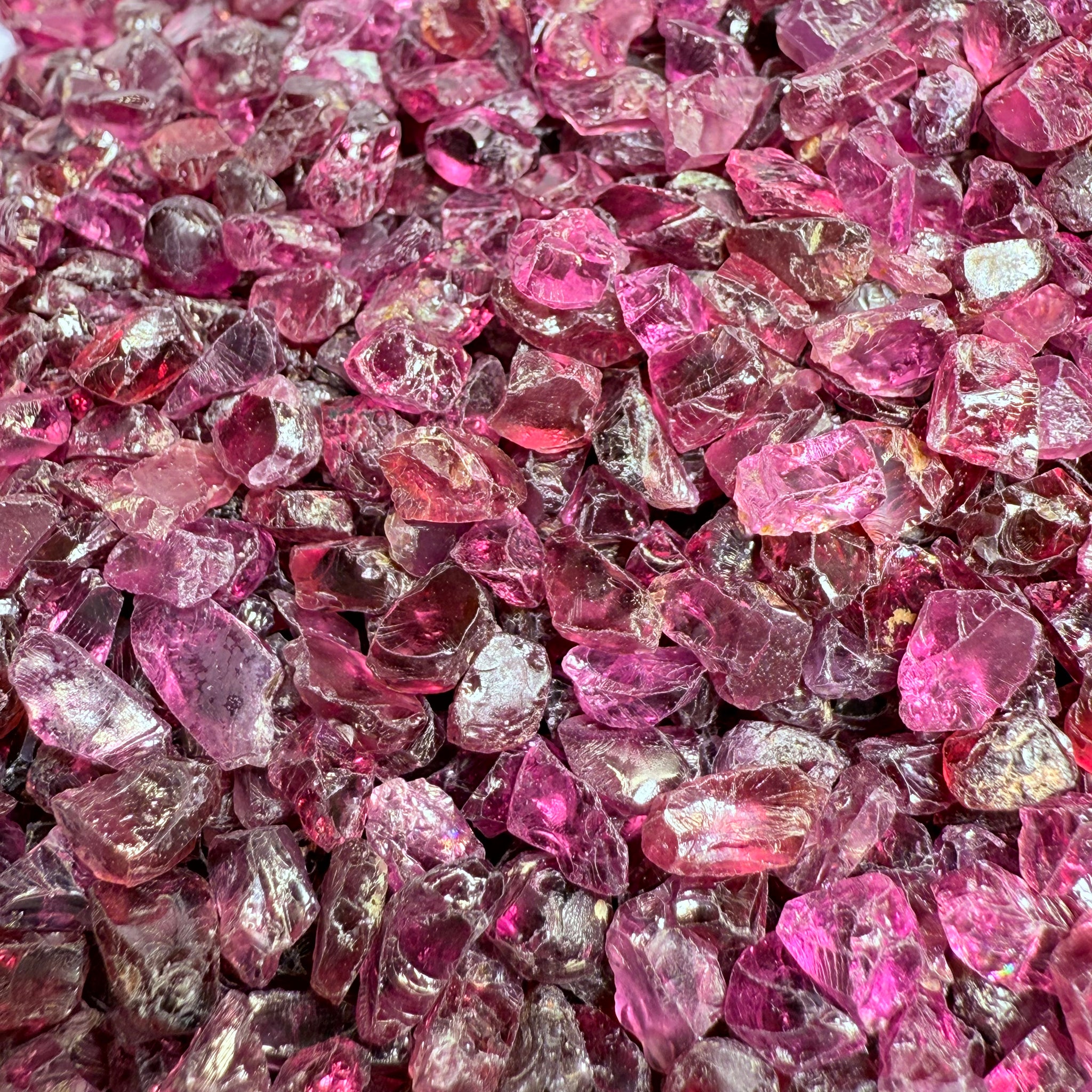Melee Umbalite Garnet Rough Lot, 530gm / 2650ct, Umba Valley, Tanzania, Untreated Unheated, 0.82ct average, use for melee or set in jewellery as is, look at that colour!