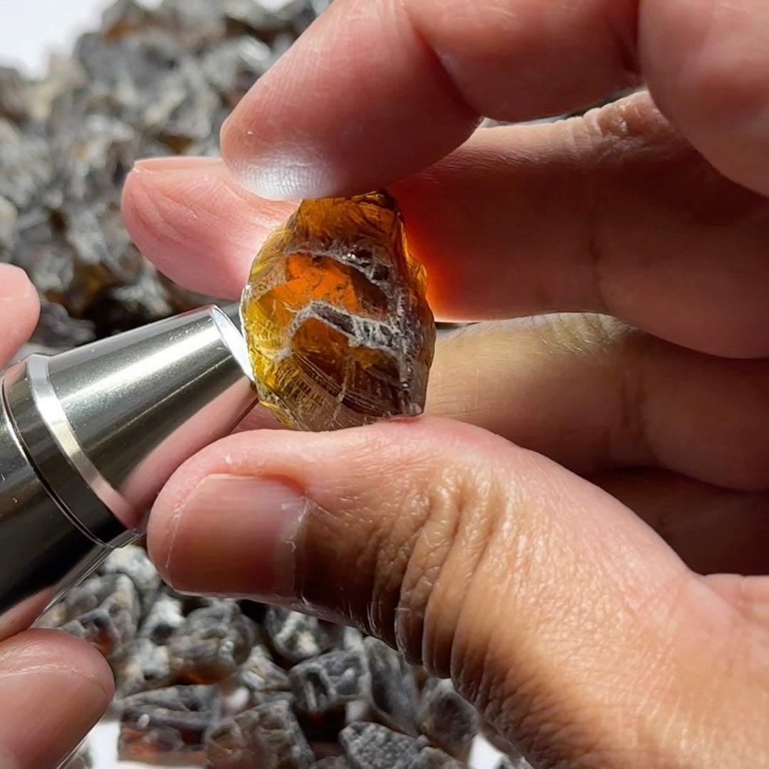 Enstatite Lot, 1.096kg / 5480ct, Tanzania, Untreated Unheated, this is a graded and cobbed lot, all are vvs and vvs-if with some having issues on the outside that will come off in pre-from, but excellent faceting grade lot. 11ct average