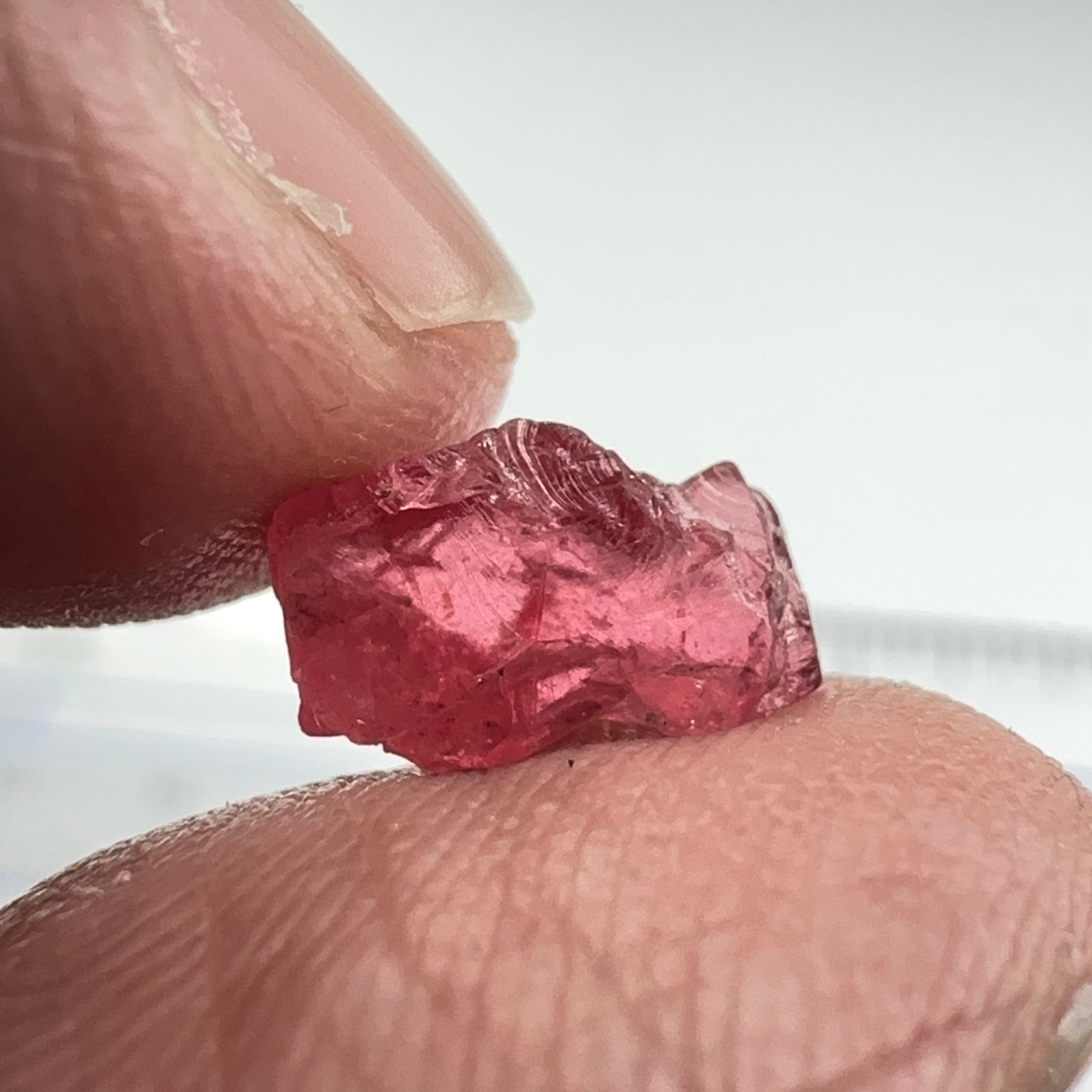 Spinel, 2.53ct, Mahenge, Untreated Unheated, very slight veils, slight cracks on the outside need to be removed on disk