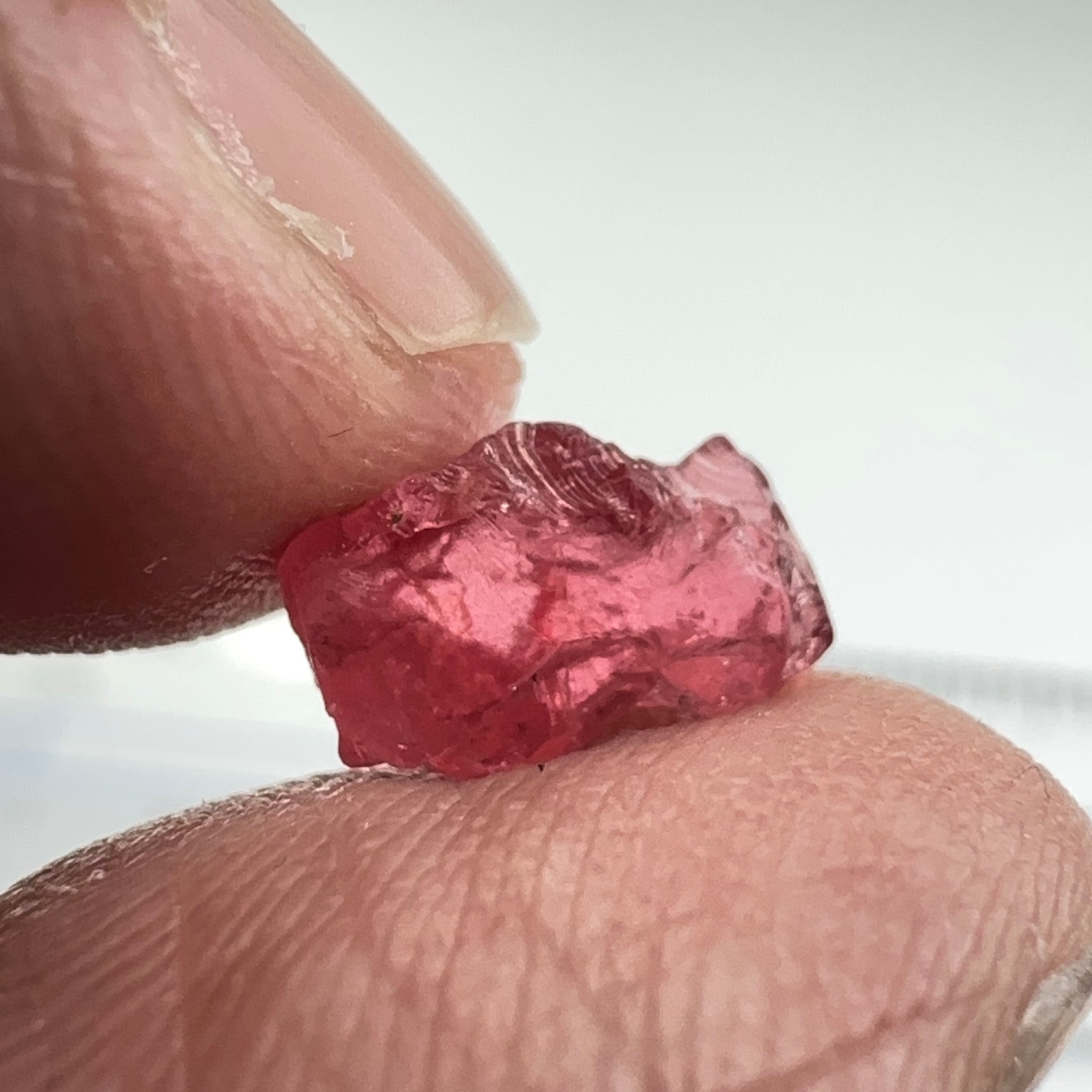 Spinel, 2.53ct, Mahenge, Untreated Unheated, very slight veils, slight cracks on the outside need to be removed on disk