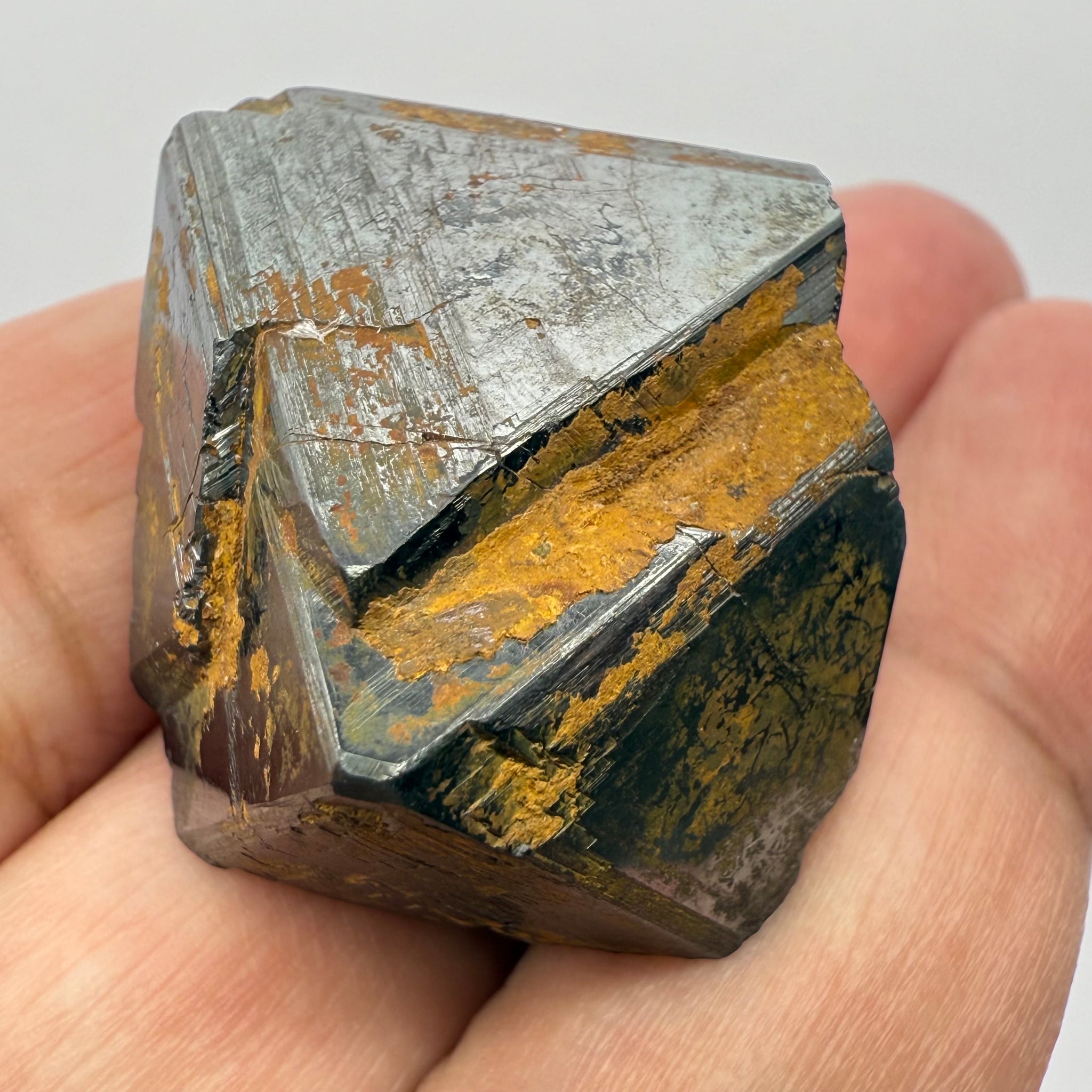 Magnetite Crystal, Merelani, same mining pit as Tanzanite, comes out with Tanzanite, Tanzania, Untreated Unheated. 43.80gm 26.8 x 28.4 x 29.1mm