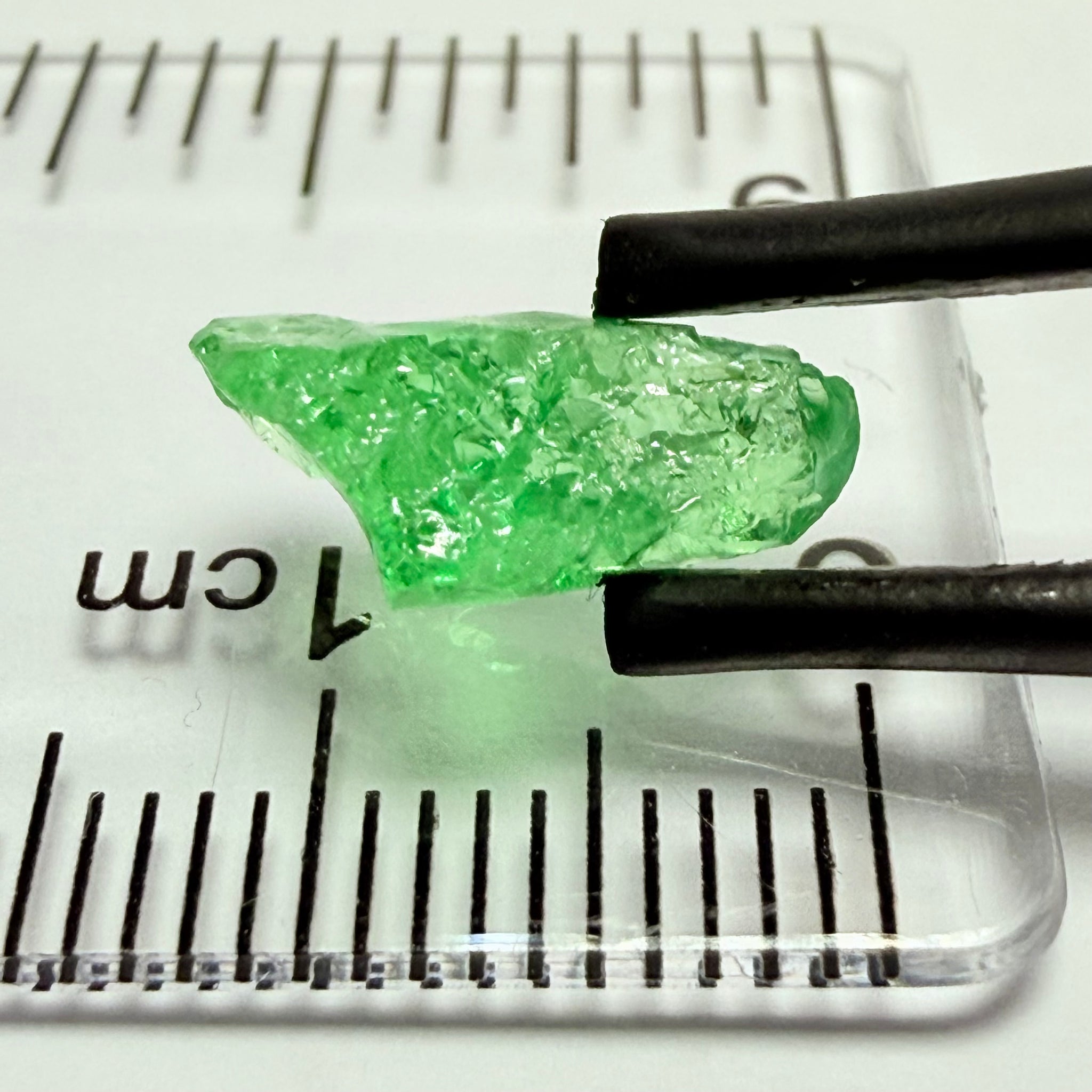 Tsavorite Garnet, 2.67ct, Tanzania, Untreated Unheated. Slight veils inside, really bad shape for faceting
