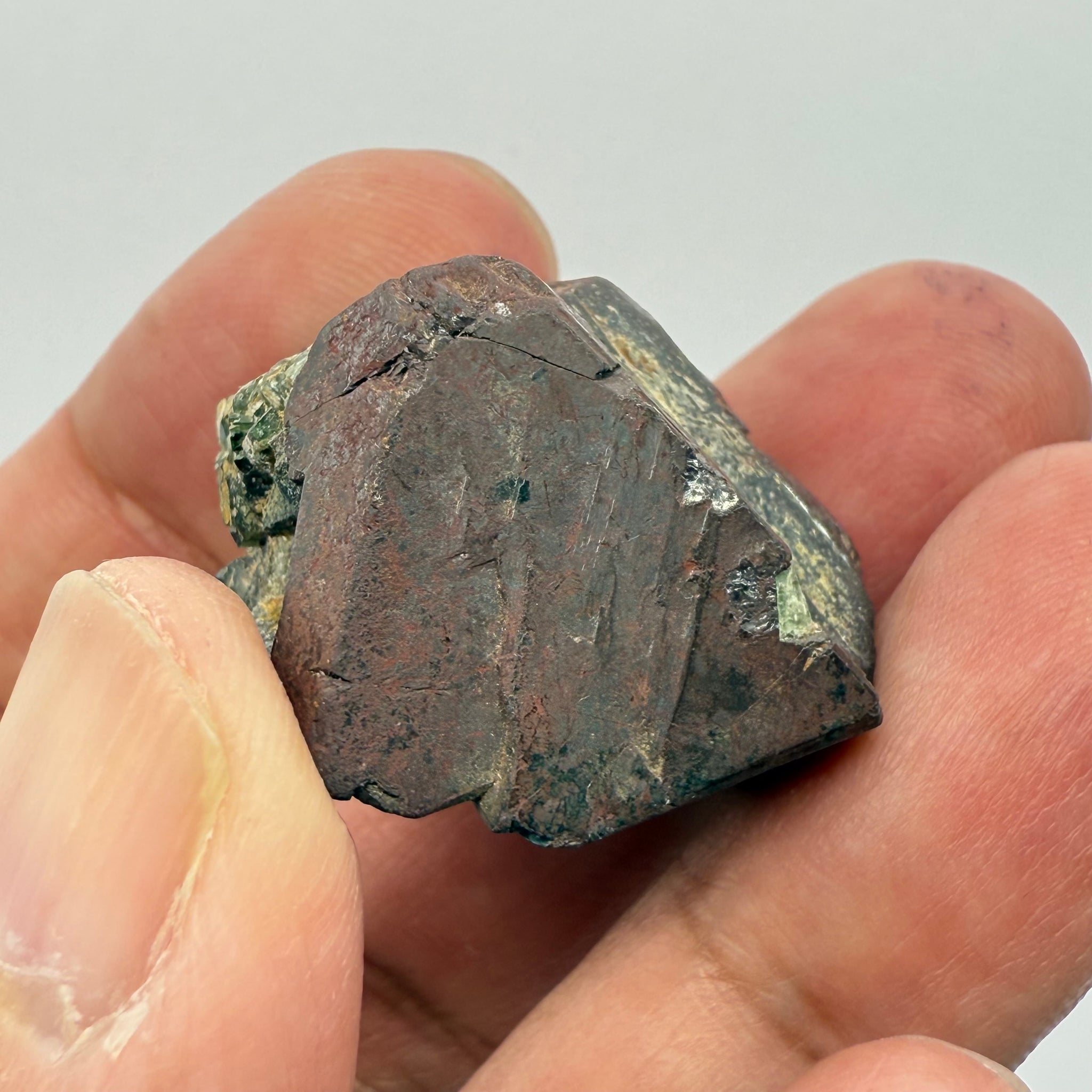 Magnetite Crystal, Merelani, same mining pit as Tanzanite, comes out with Tanzanite, Tanzania, Untreated Unheated. 29.90gm 24.7 x 27.8 x 27mm