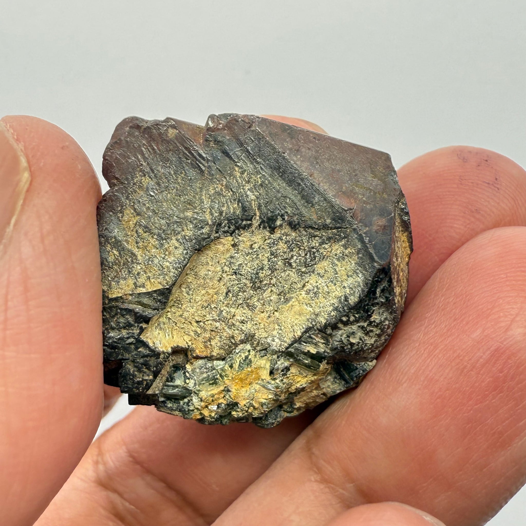 Magnetite Crystal, Merelani, same mining pit as Tanzanite, comes out with Tanzanite, Tanzania, Untreated Unheated. 29.90gm 24.7 x 27.8 x 27mm