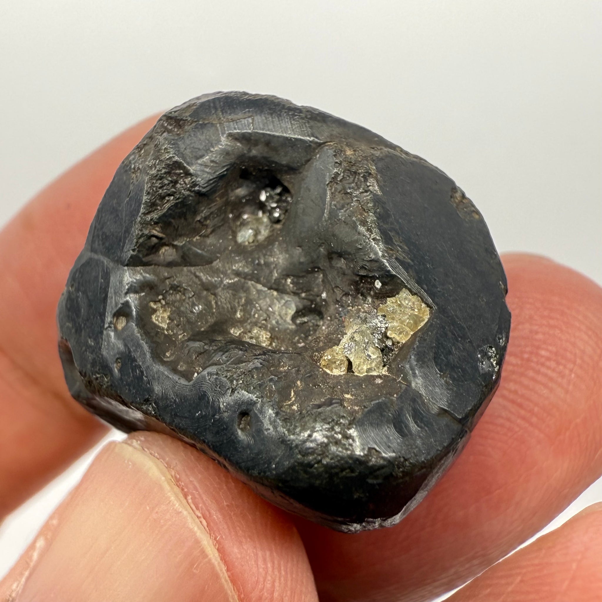 Alabandite Crystal, Merelani, same mining pit as Tanzanite, comes out with Tanzanite, Tanzania, Untreated Unheated. 15.30gm 23.3 x 18.2 x 15.6mm