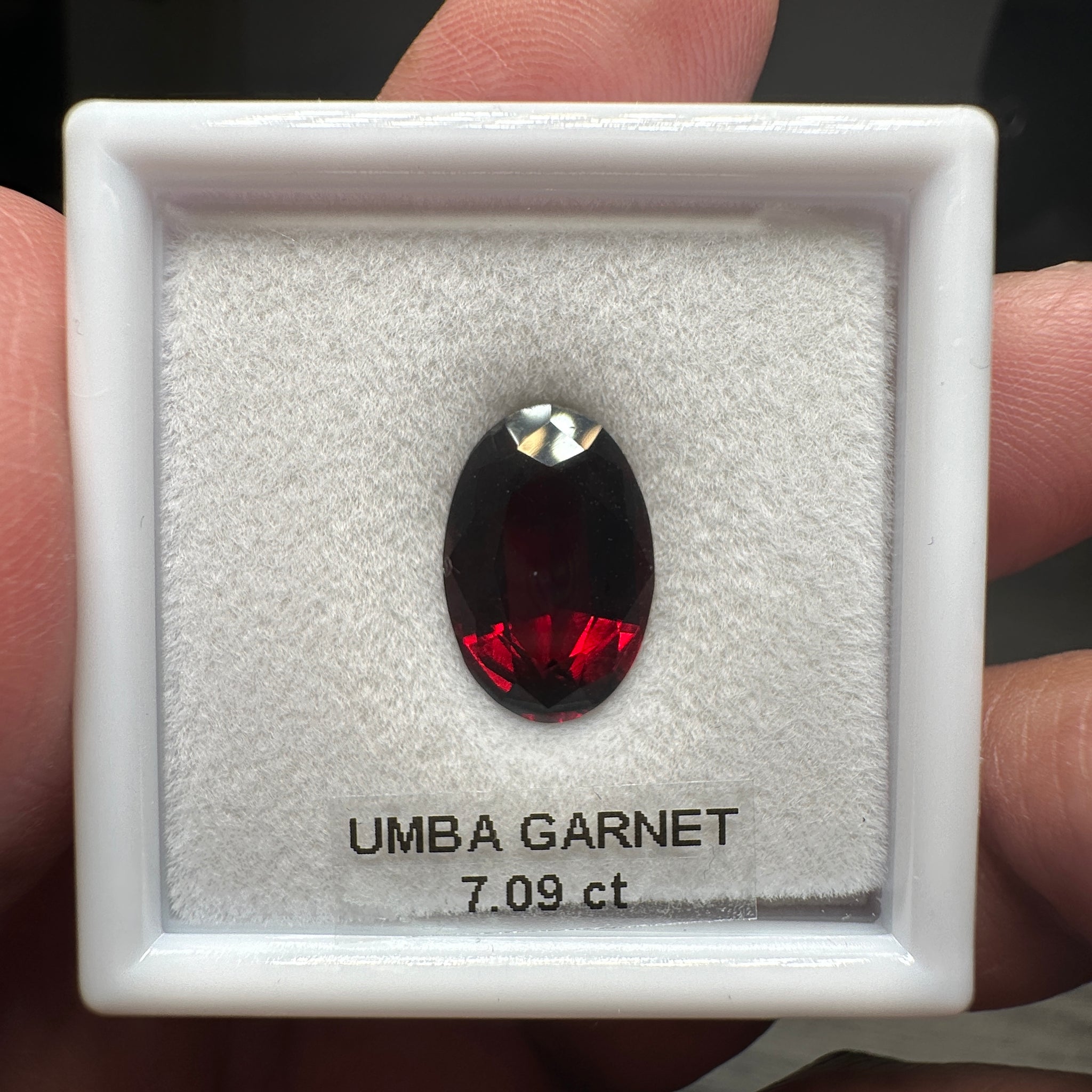 Umba Garnet, 7.09ct, Tanzania, Untreated Unheated, slight issue, see blue circle on picture