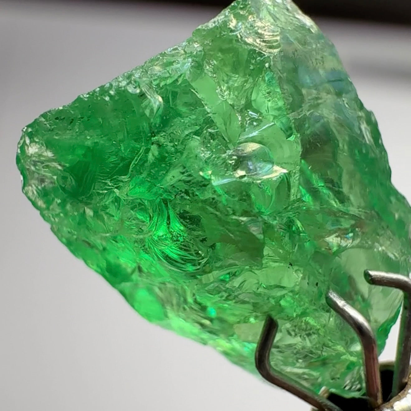 Tsavorite Garnet, 4.19ct, Tanzania, Untreated Unheated. Very slightly veiled, flattish shape