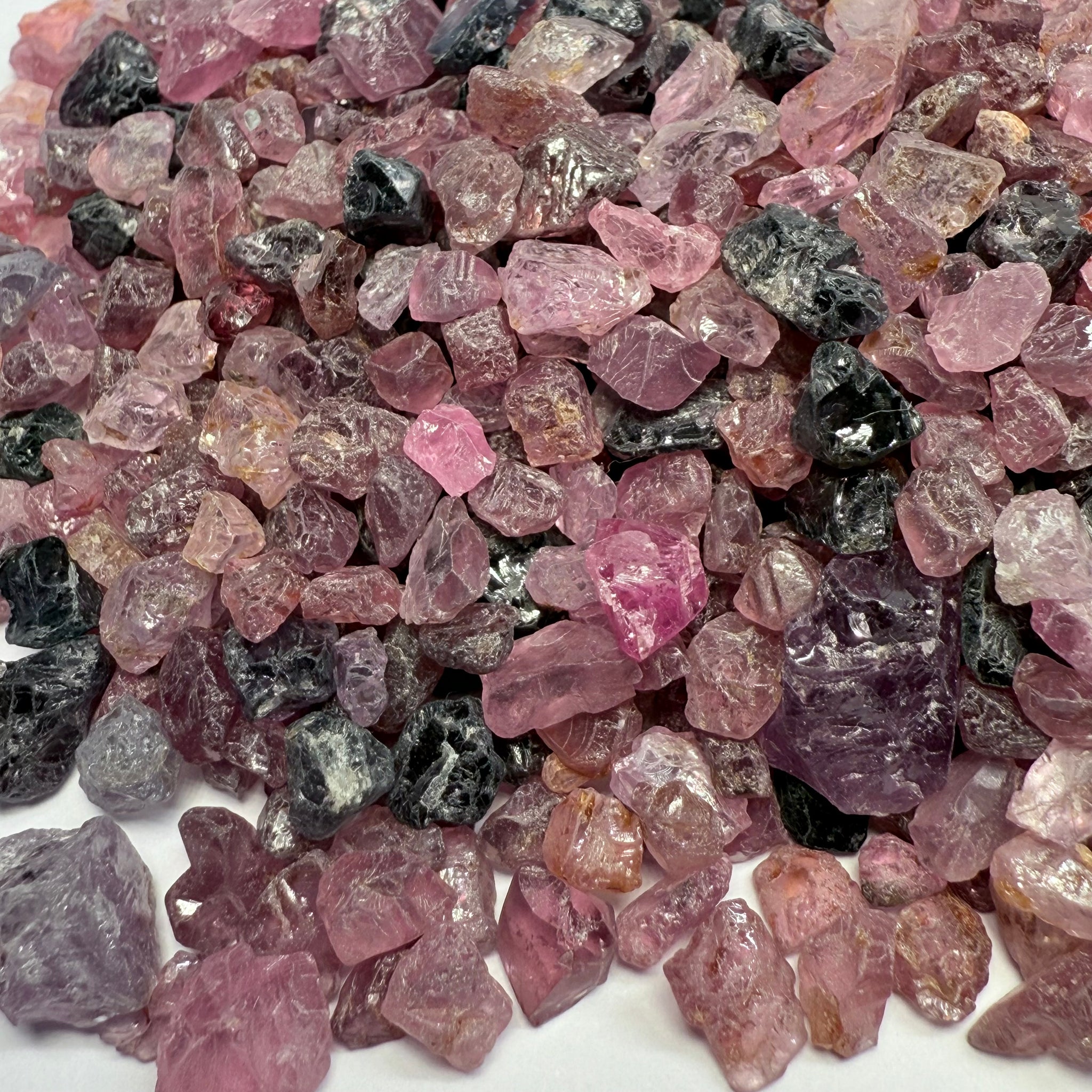 Mahenge Spinel Lot, 377.20gm / 1885ct, Mahenge, Tanzania, Untreated Unheated, melee sizes, 1.40ct average, at US$2 per gm that’s only US$0.40ct wholesale lot