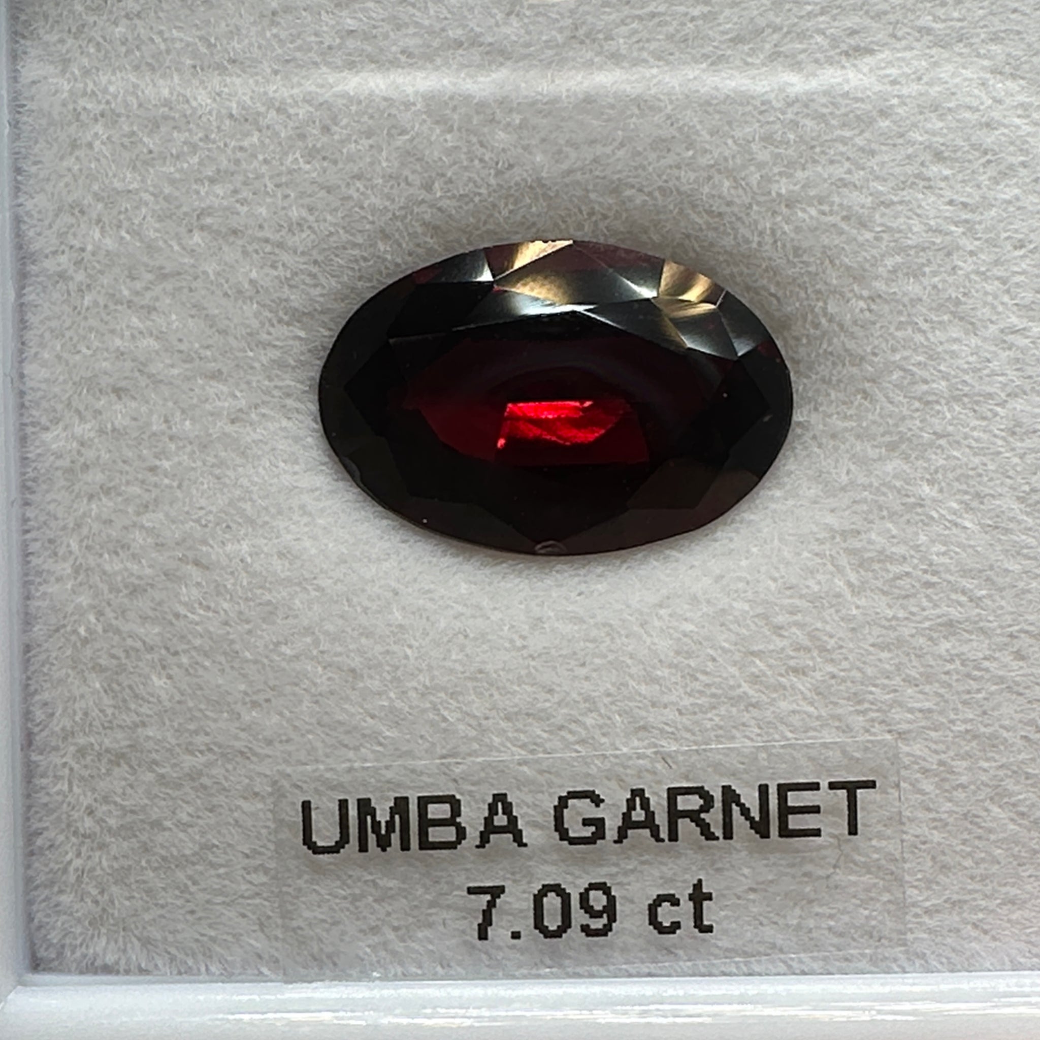 Umba Garnet, 7.09ct, Tanzania, Untreated Unheated, slight issue, see blue circle on picture