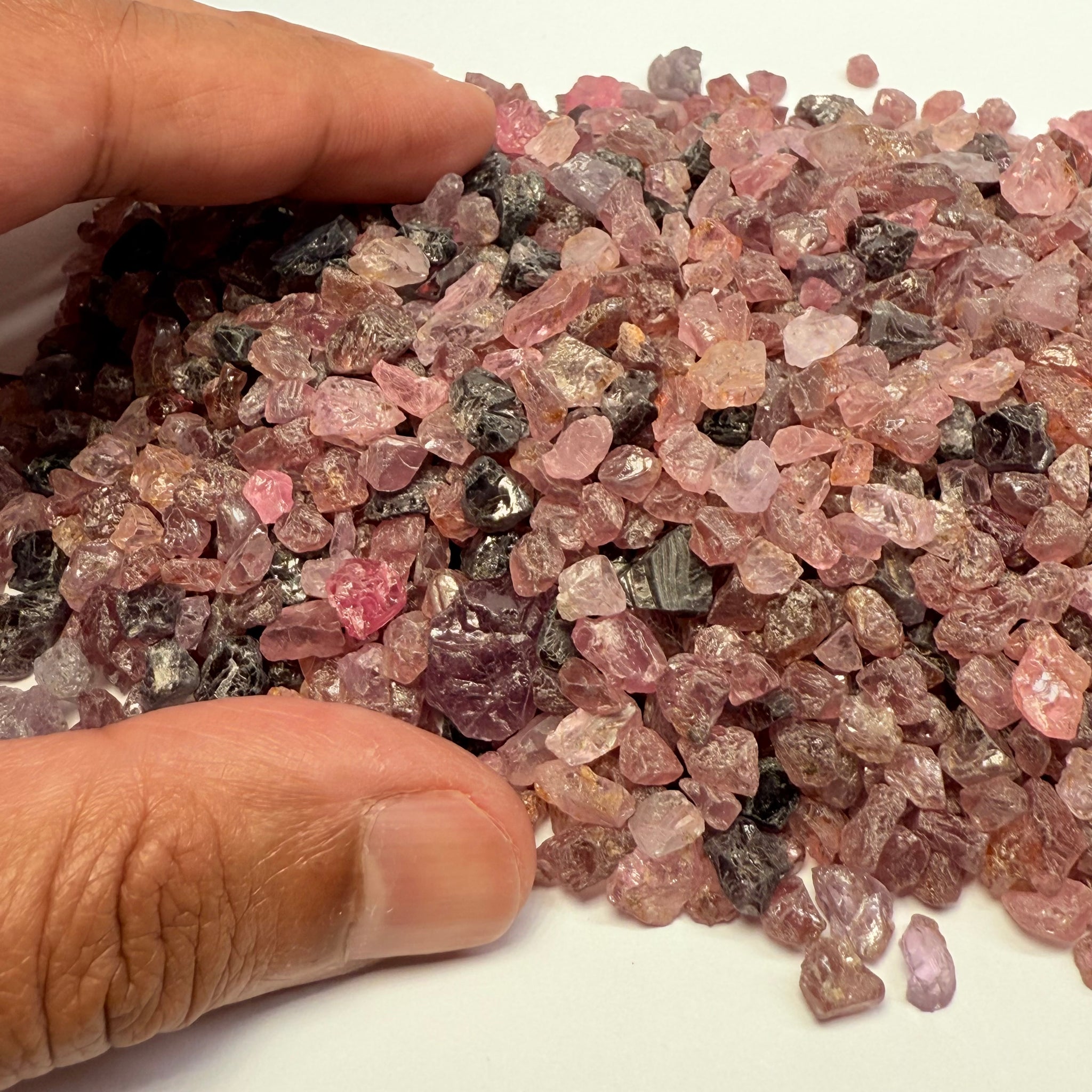 Mahenge Spinel Lot, 377.20gm / 1885ct, Mahenge, Tanzania, Untreated Unheated, melee sizes, 1.40ct average, at US$2 per gm that’s only US$0.40ct wholesale lot