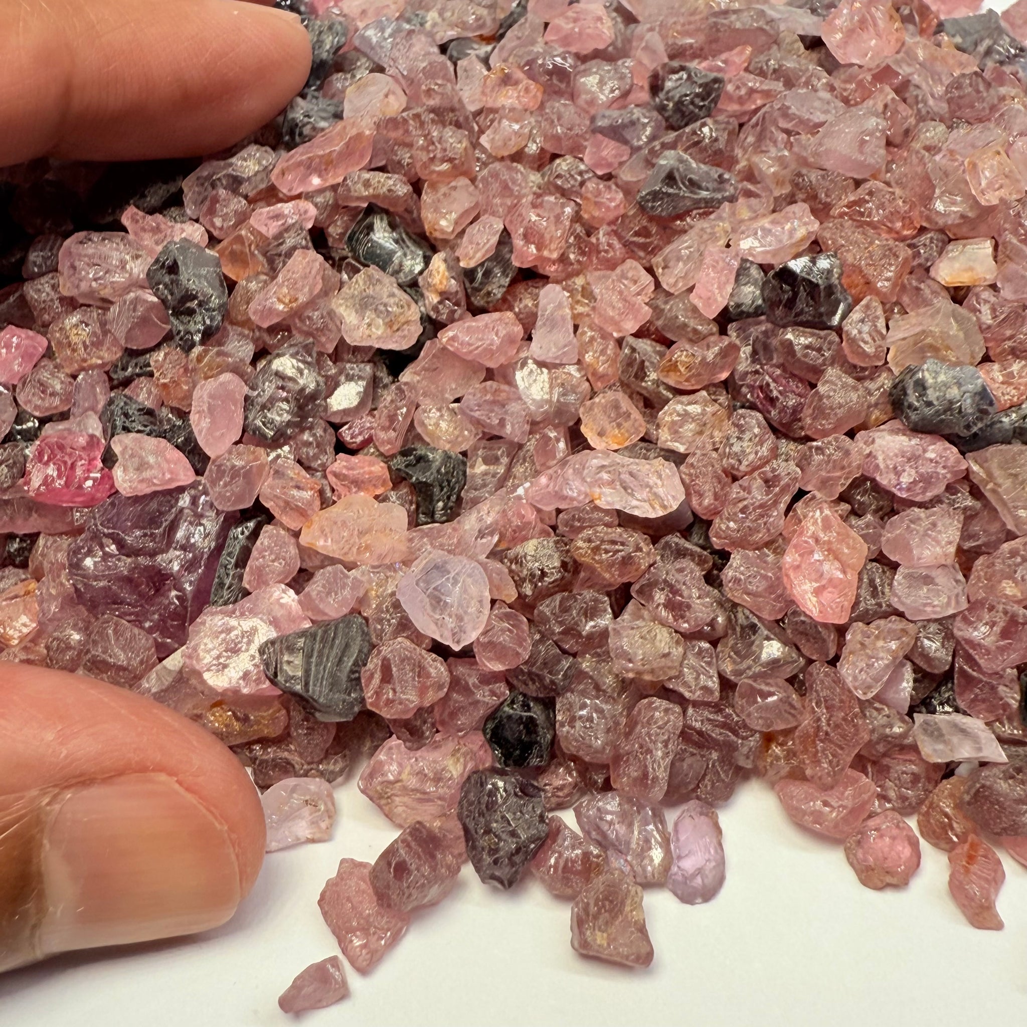 Mahenge Spinel Lot, 377.20gm / 1885ct, Mahenge, Tanzania, Untreated Unheated, melee sizes, 1.40ct average, at US$2 per gm that’s only US$0.40ct wholesale lot