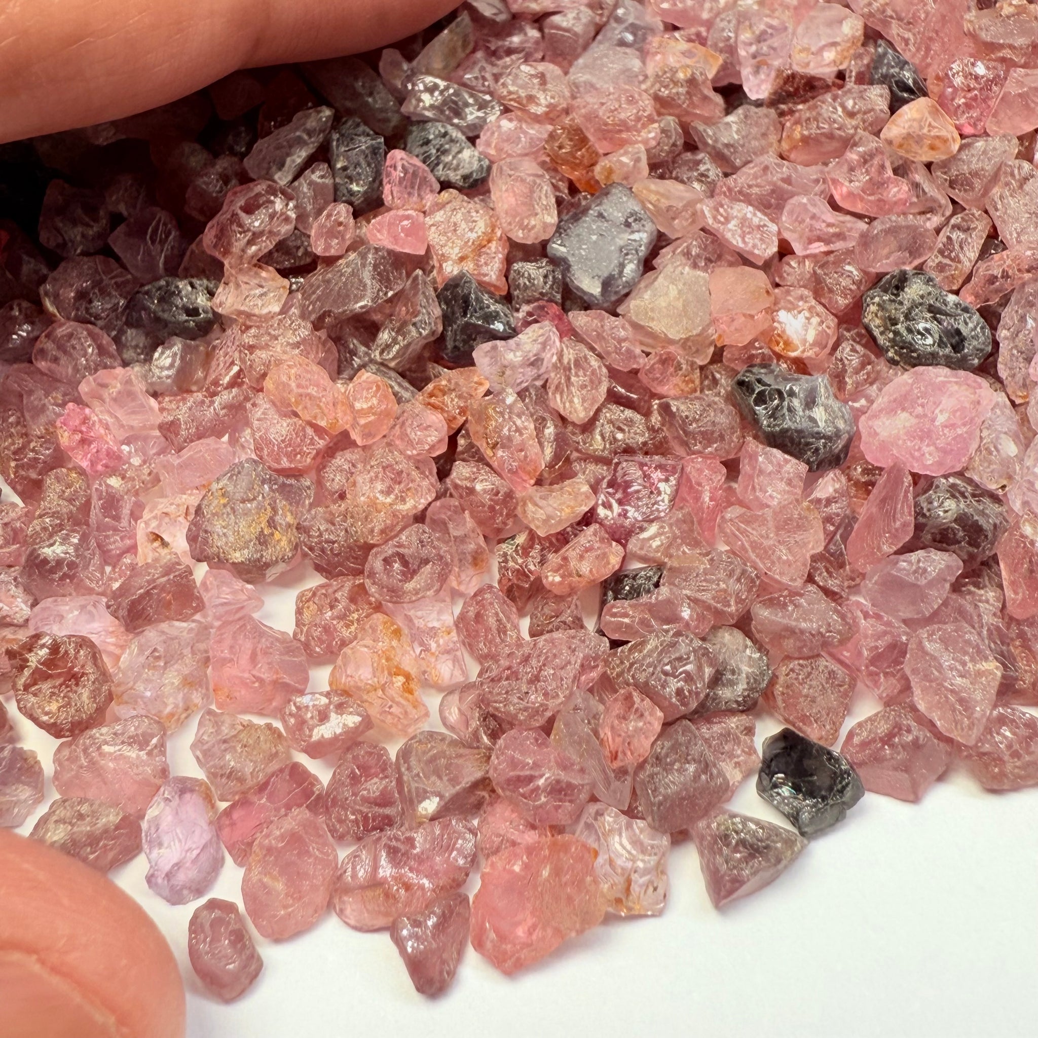Mahenge Spinel Lot, 377.20gm / 1885ct, Mahenge, Tanzania, Untreated Unheated, melee sizes, 1.40ct average, at US$2 per gm that’s only US$0.40ct wholesale lot