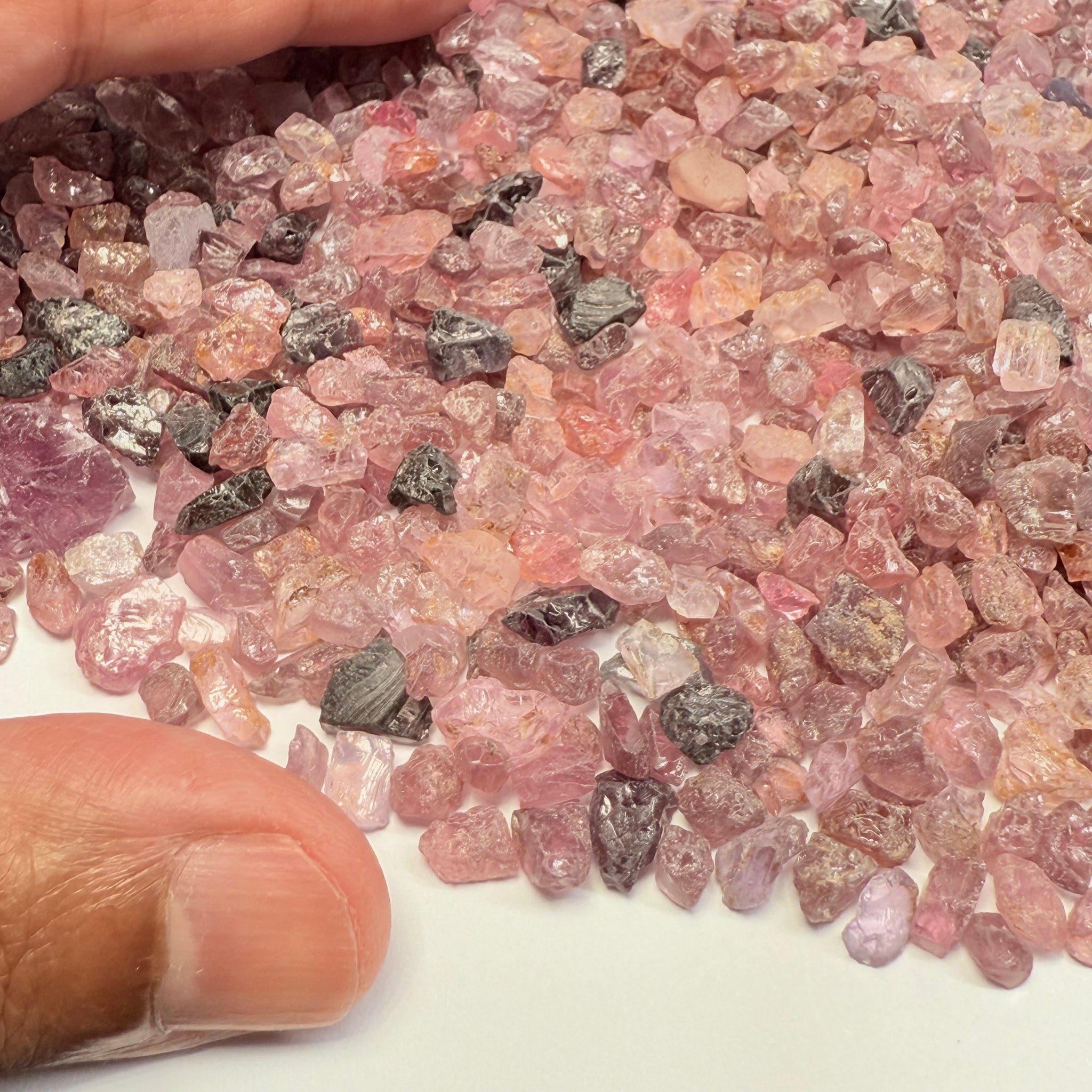 Mahenge Spinel Lot, 377.20gm / 1885ct, Mahenge, Tanzania, Untreated Unheated, melee sizes, 1.40ct average, at US$2 per gm that’s only US$0.40ct wholesale lot