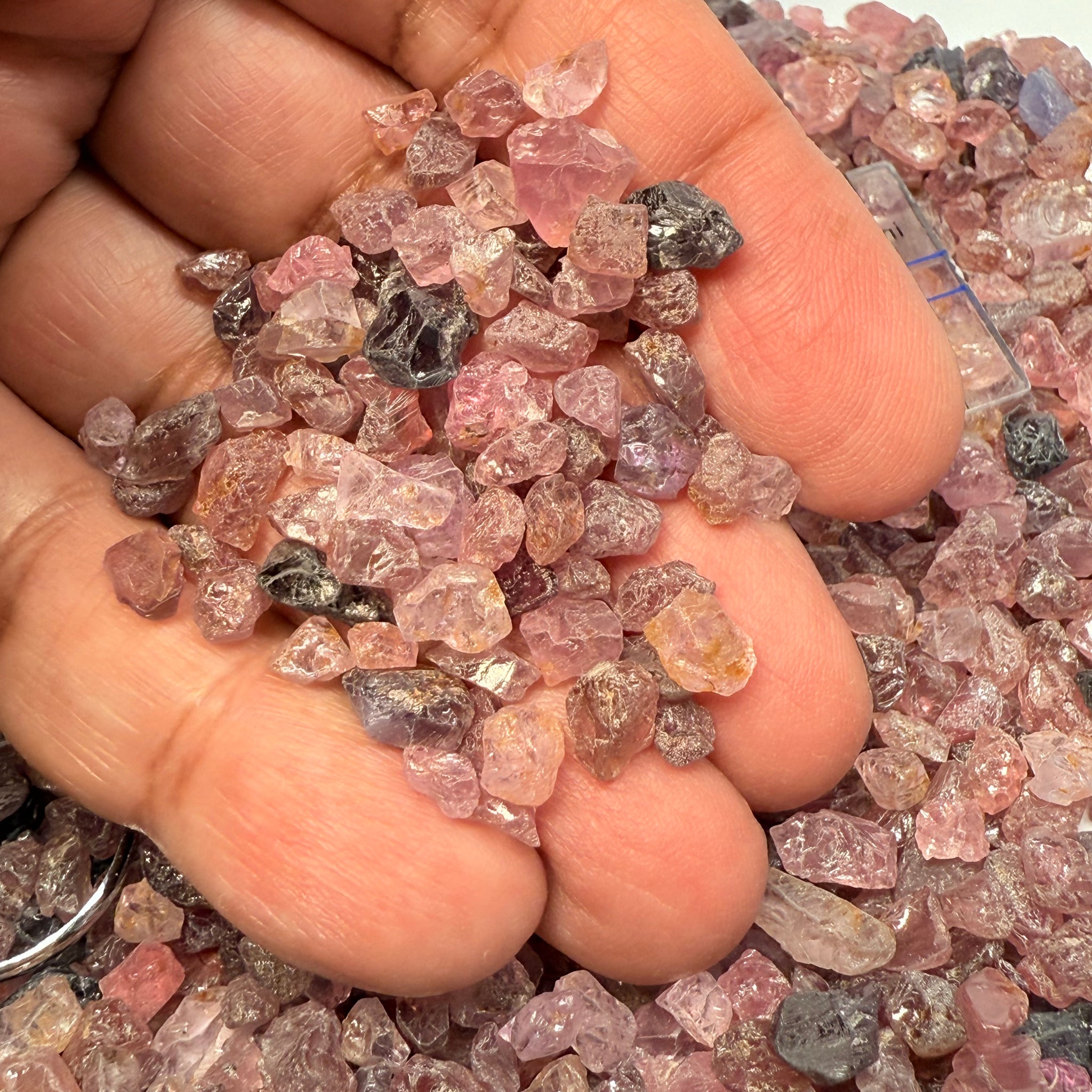 Mahenge Spinel Lot, 377.20gm / 1885ct, Mahenge, Tanzania, Untreated Unheated, melee sizes, 1.40ct average, at US$2 per gm that’s only US$0.40ct wholesale lot