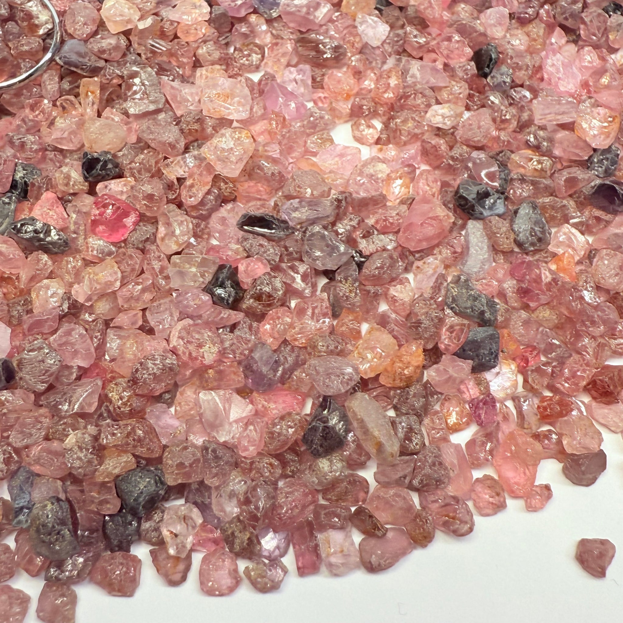 Mahenge Spinel Lot, 377.20gm / 1885ct, Mahenge, Tanzania, Untreated Unheated, melee sizes, 1.40ct average, at US$2 per gm that’s only US$0.40ct wholesale lot