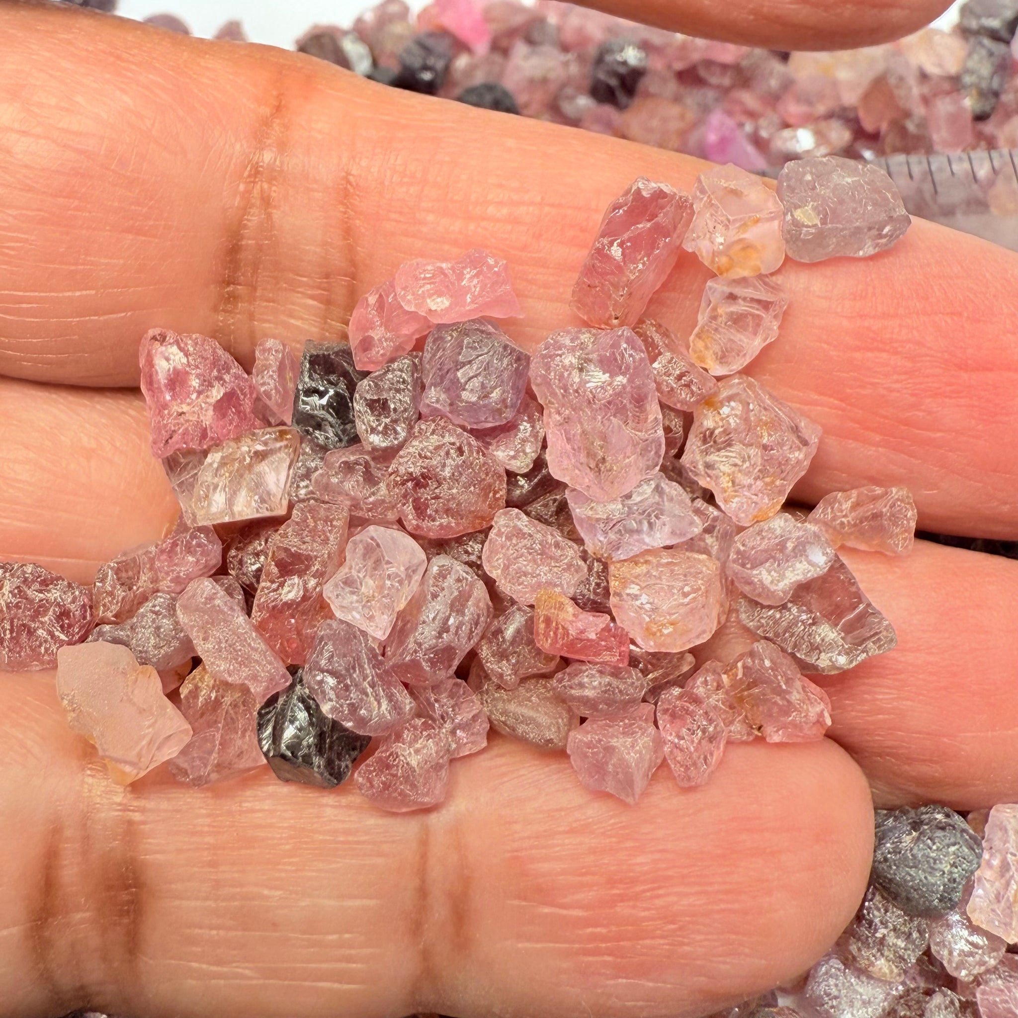 Mahenge Spinel Lot, 377.20gm / 1885ct, Mahenge, Tanzania, Untreated Unheated, melee sizes, 1.40ct average, at US$2 per gm that’s only US$0.40ct wholesale lot