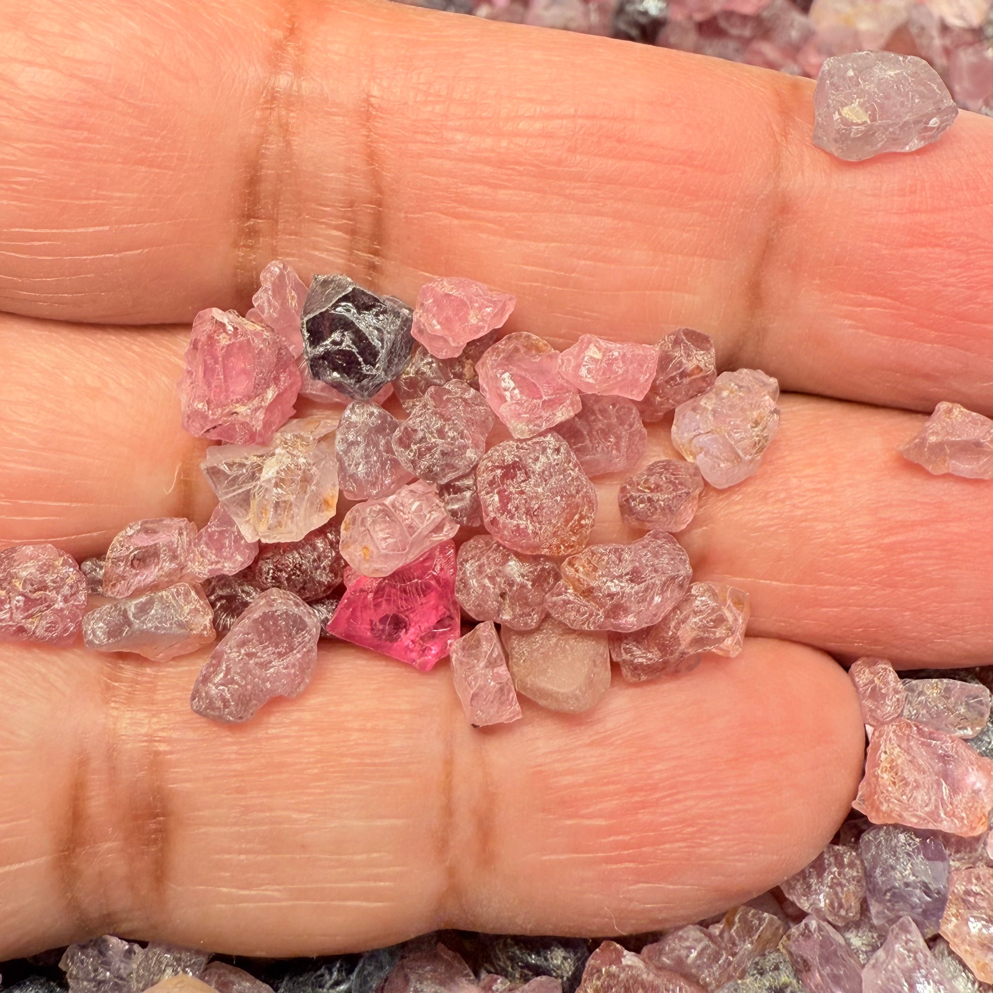 Mahenge Spinel Lot, 377.20gm / 1885ct, Mahenge, Tanzania, Untreated Unheated, melee sizes, 1.40ct average, at US$2 per gm that’s only US$0.40ct wholesale lot